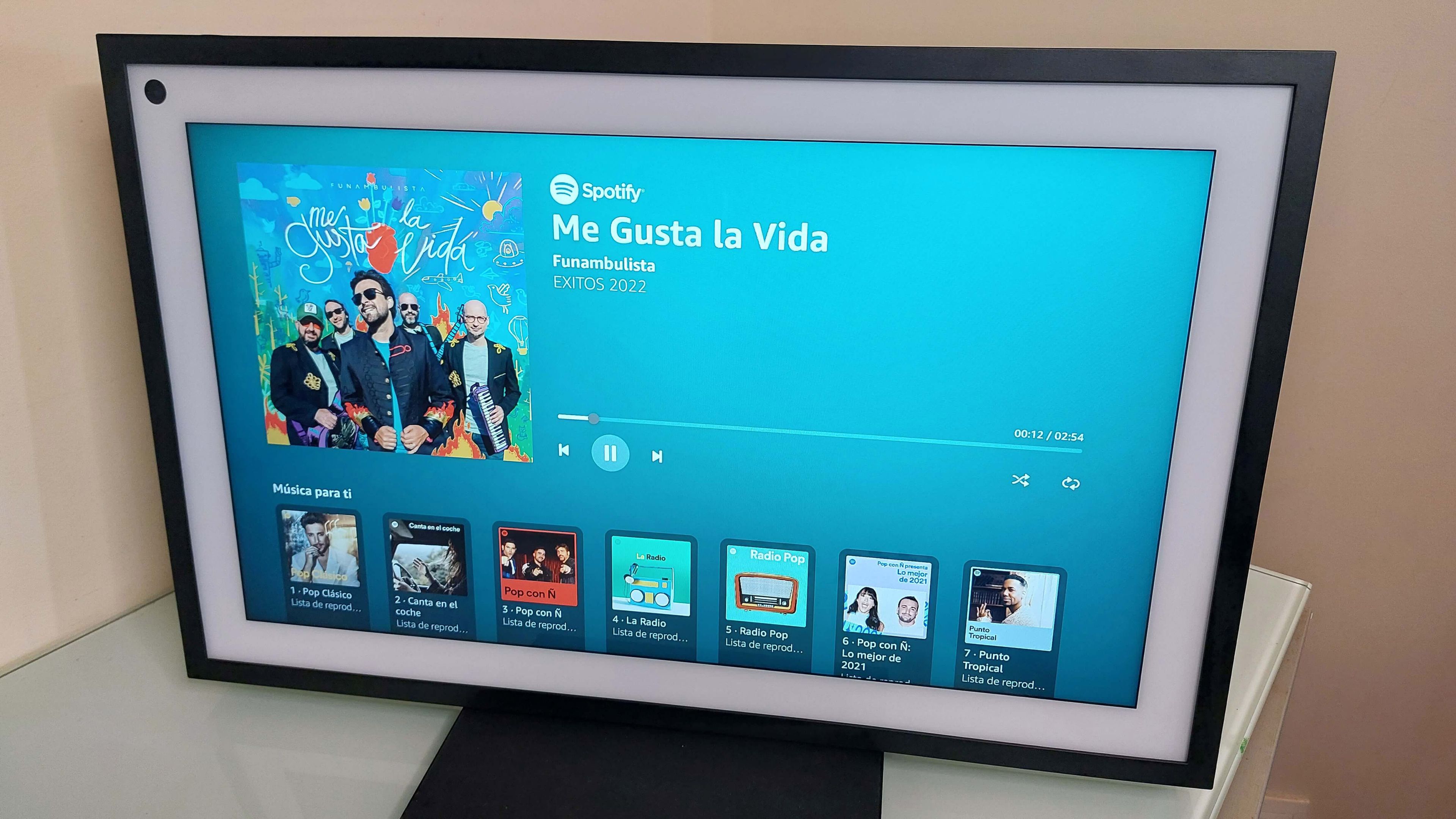 Echo Show 15: la Alexa más elegante, versátil y multimedia