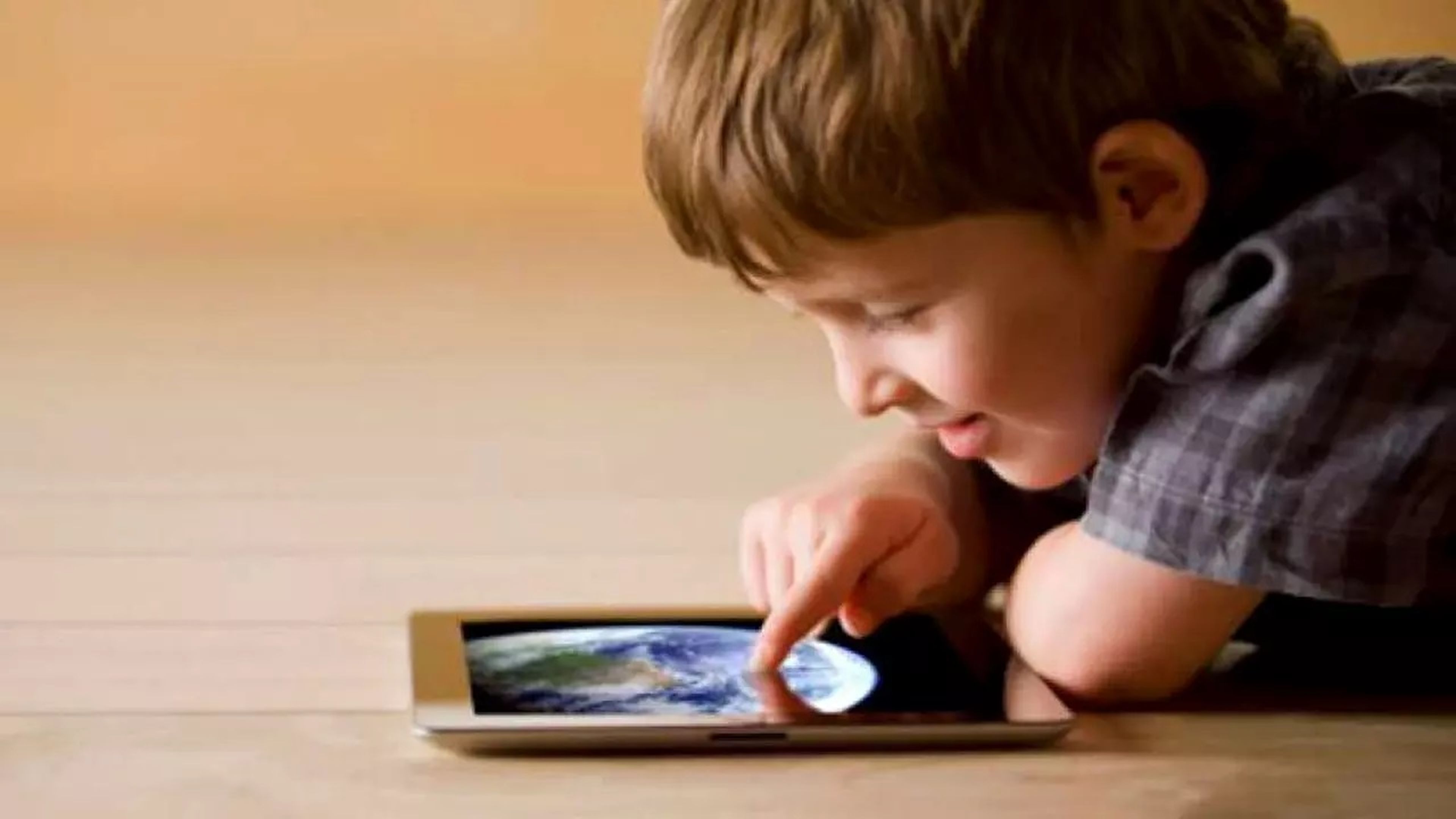 Niños con iPad