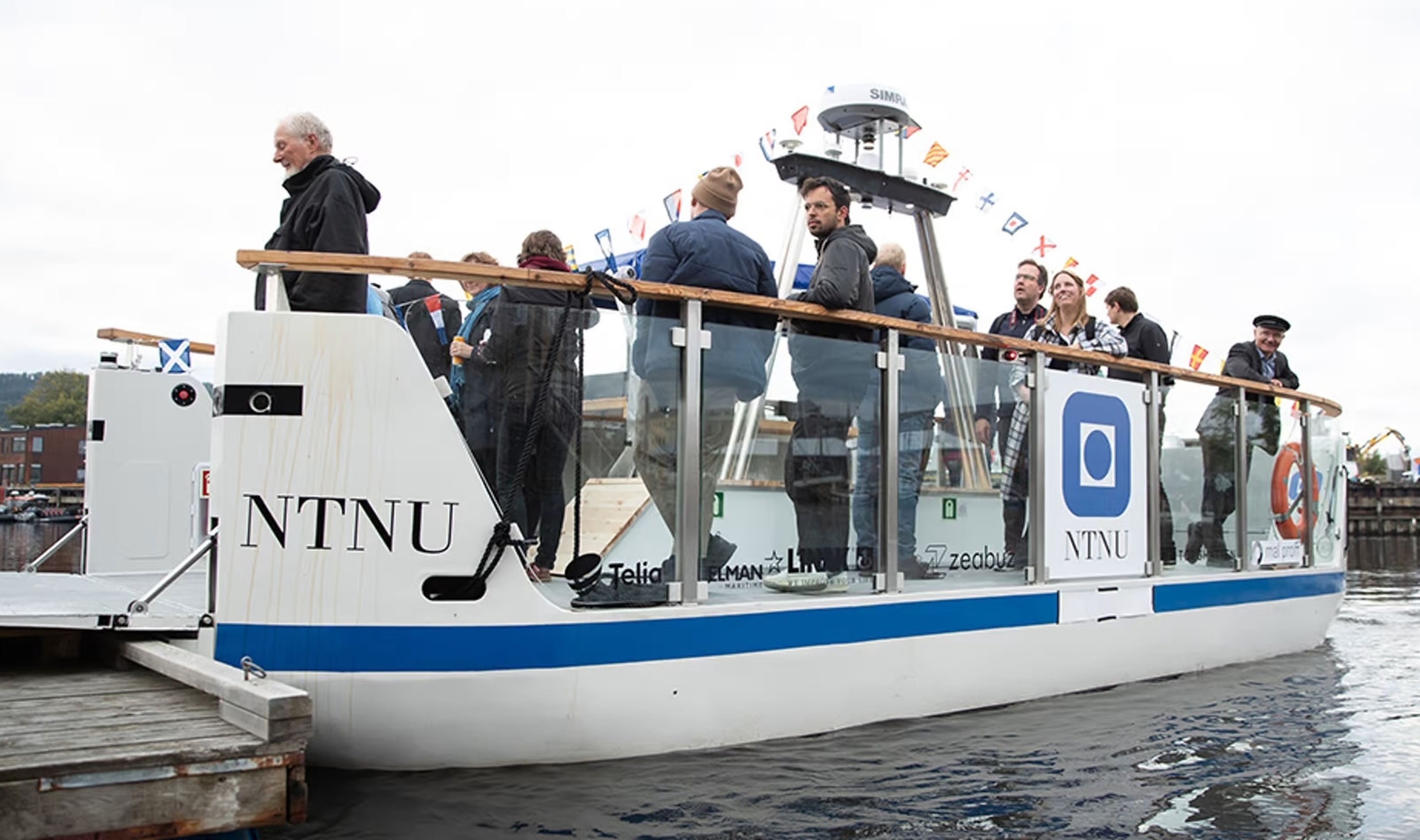 El primer ferry eléctrico y autónomo ya transporta pasajeros en Noruega