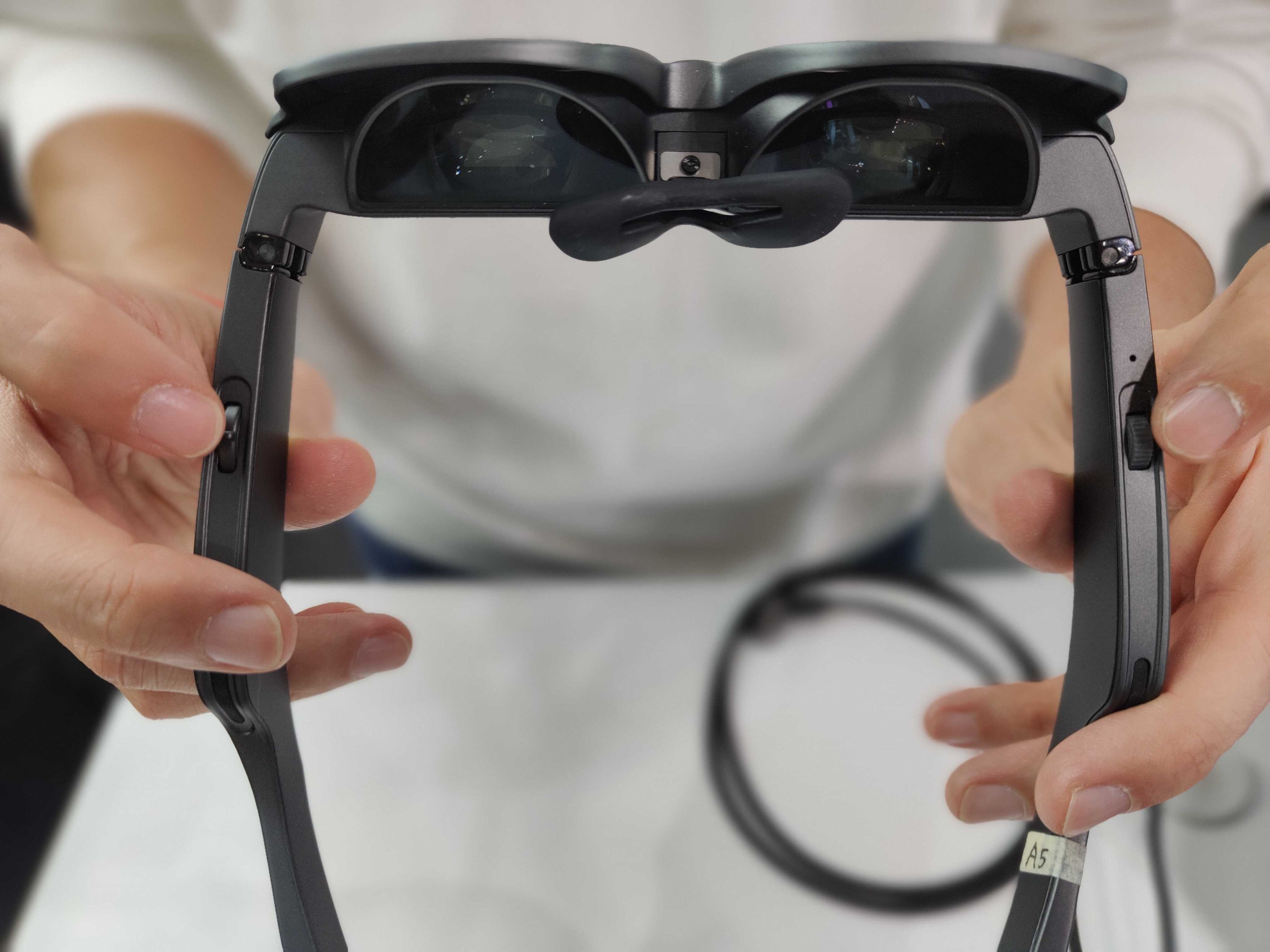 Las gafas con pantallas micro OLED de TCL se pondrán a la venta en julio en  Australia