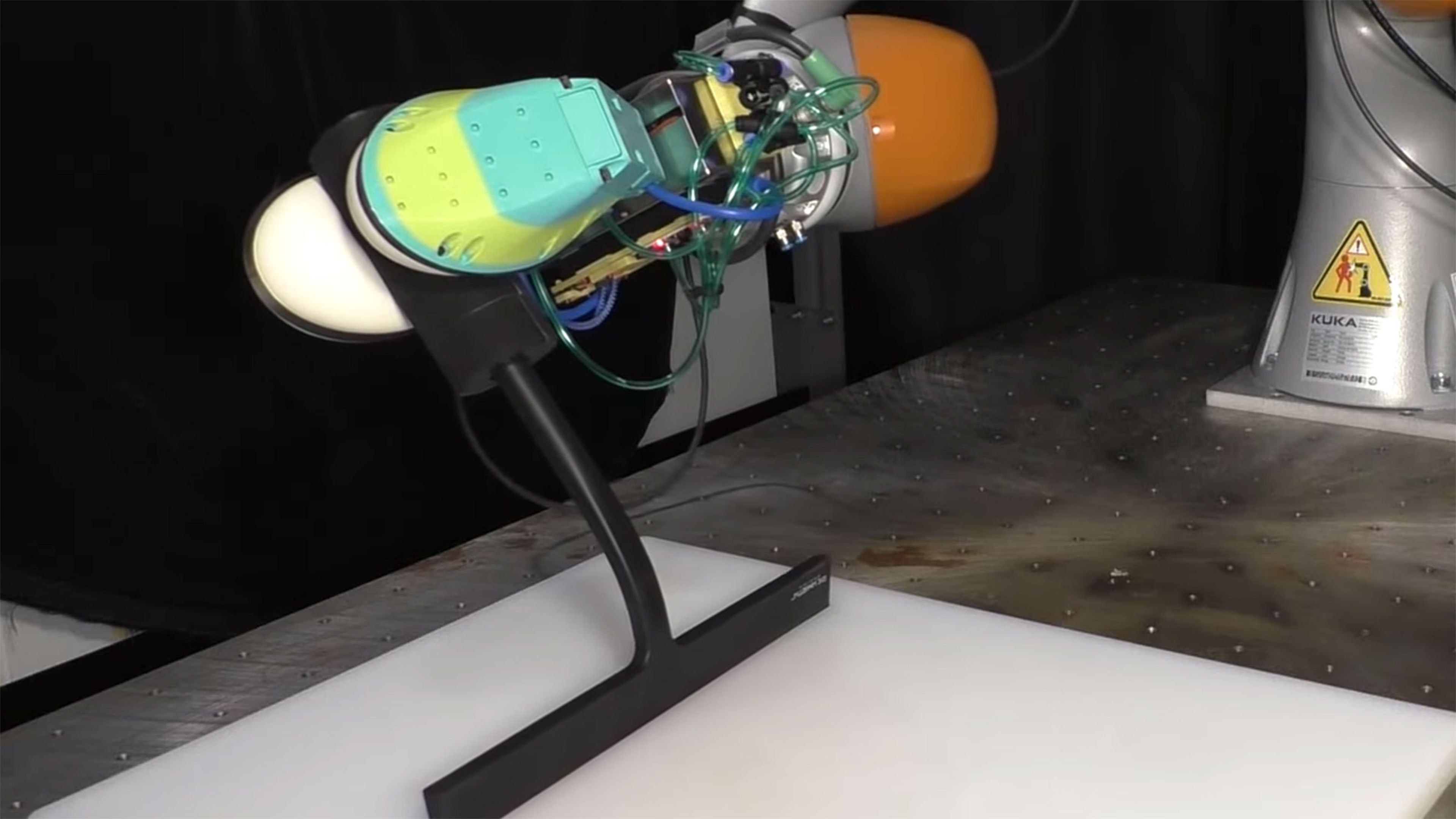 Ahora los robots pueden agarrar objetos con la cantidad de fuerza adecuada