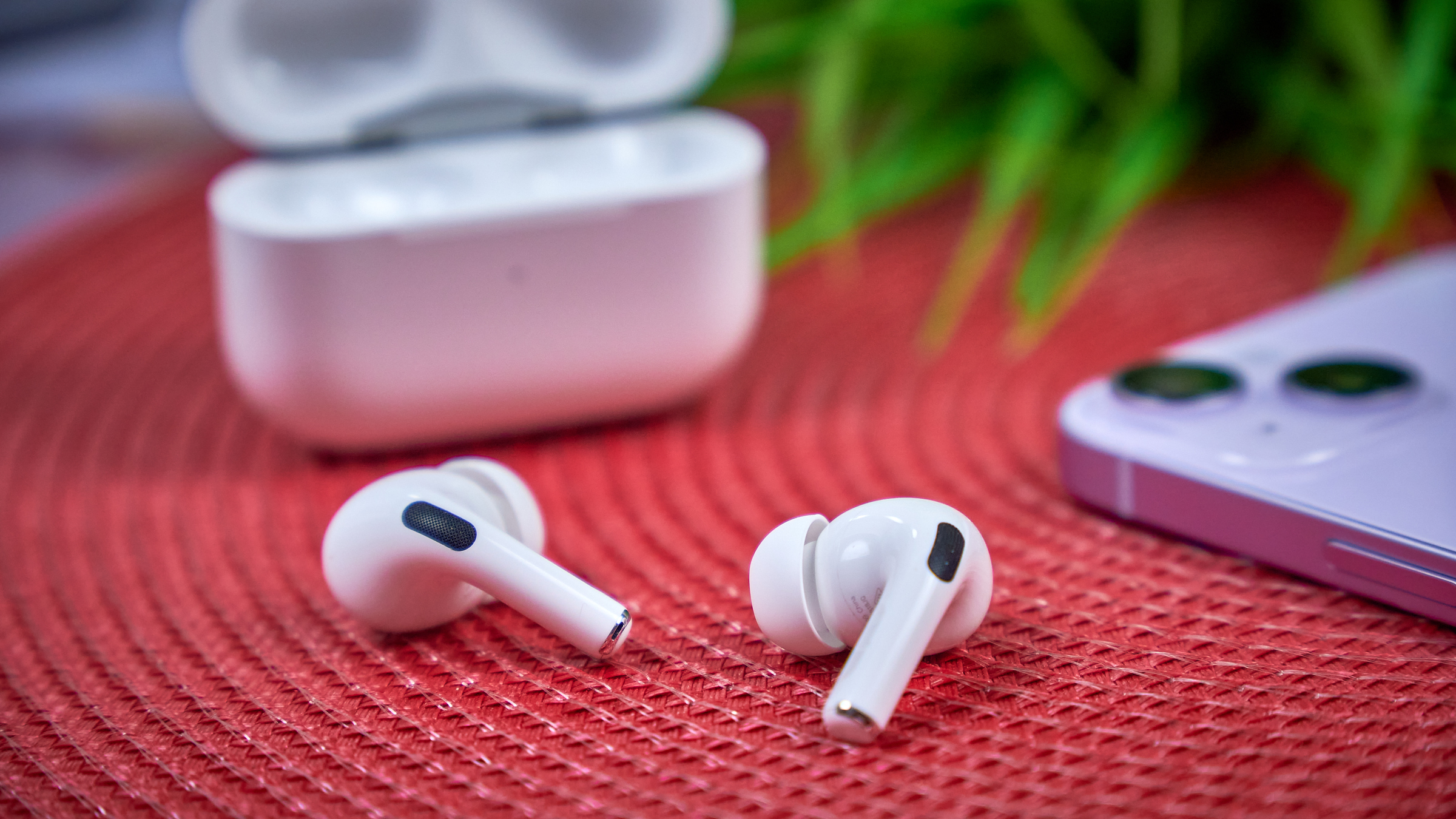 Duelo en la gama alta de auriculares de Apple: comparamos los