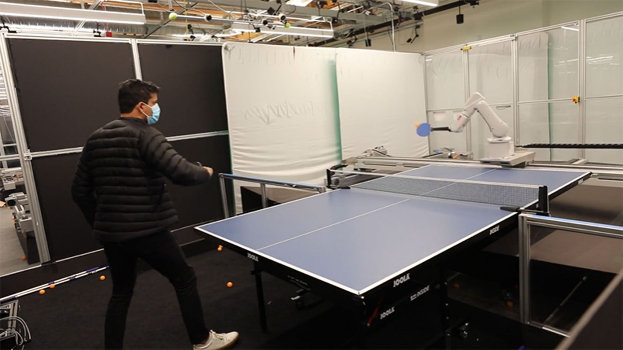 Google crea un robot de ping pong capaz de vencer a casi cualquier ser