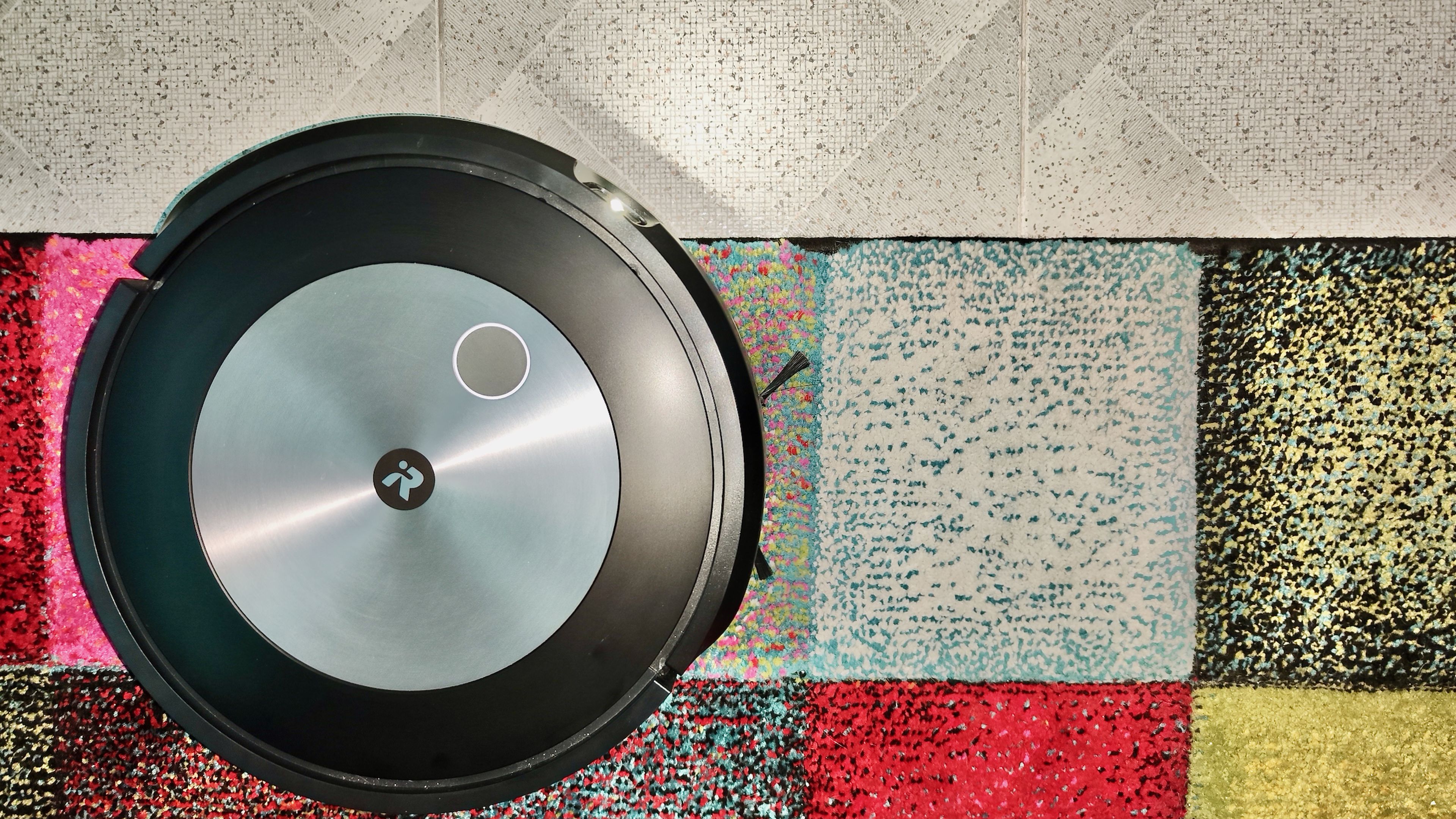 iRobot Roomba j7+, análisis y opinión: ¿merece la pena gastarse 949 euros  en un robot aspirador?