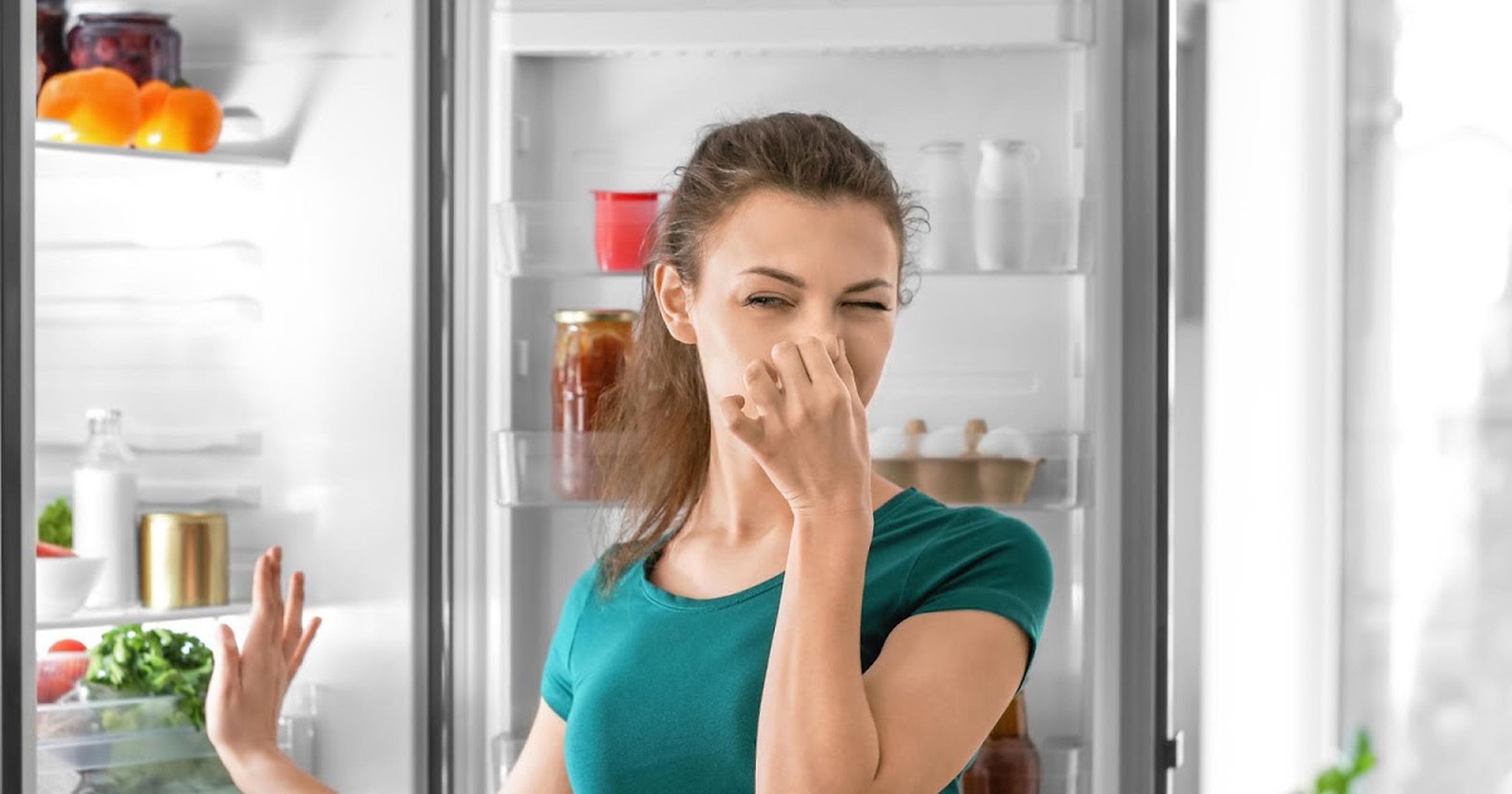 El truco definitivo para acabar con los olores raros en el frigorífico