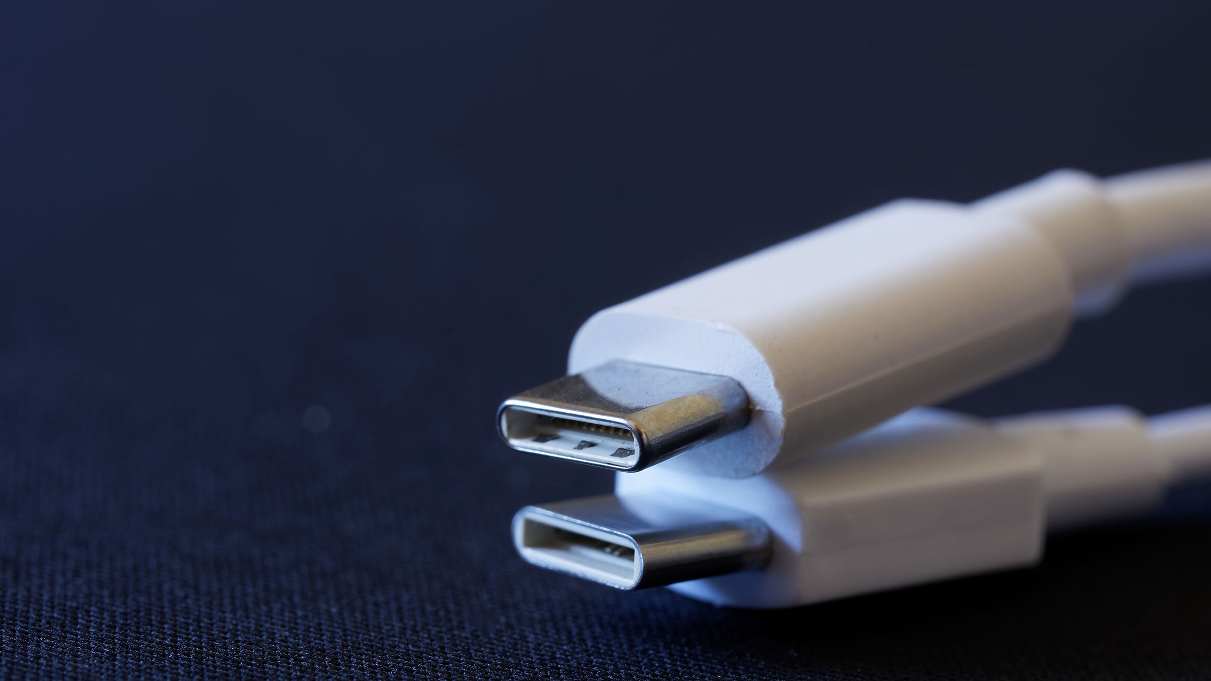 Apple confirma a regañadientes que tendrá que usar el conector USB-C en sus  próximos iPhones