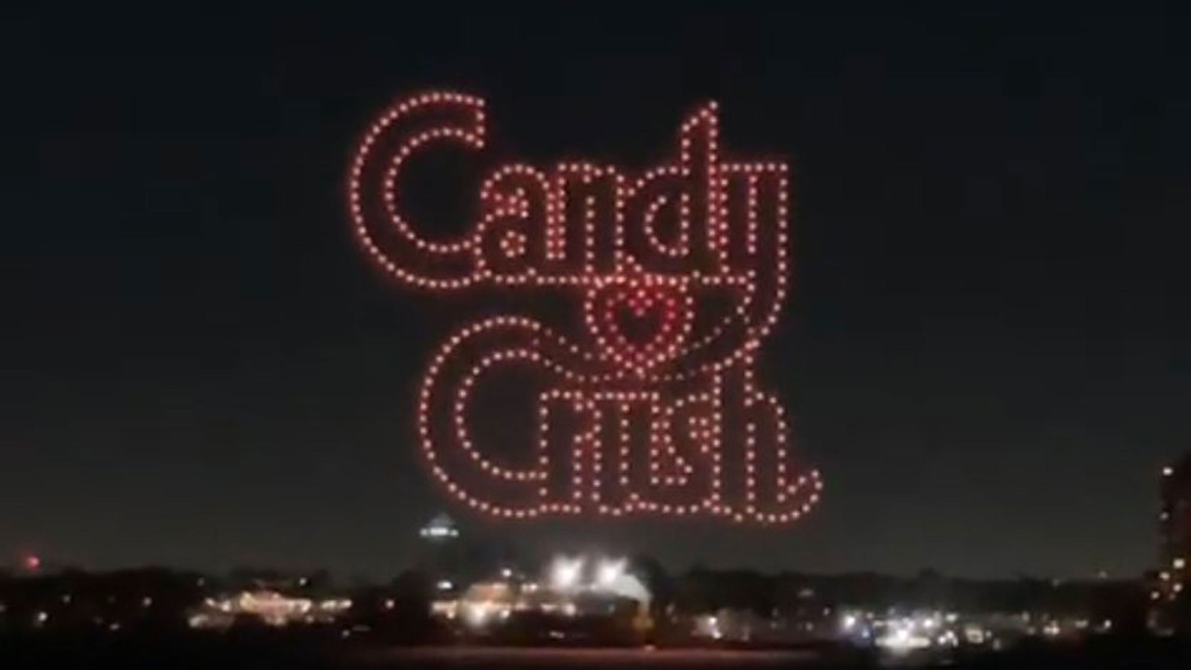 Cientos de drones surcan el cielo de Nueva York para promocionar Candy Crush