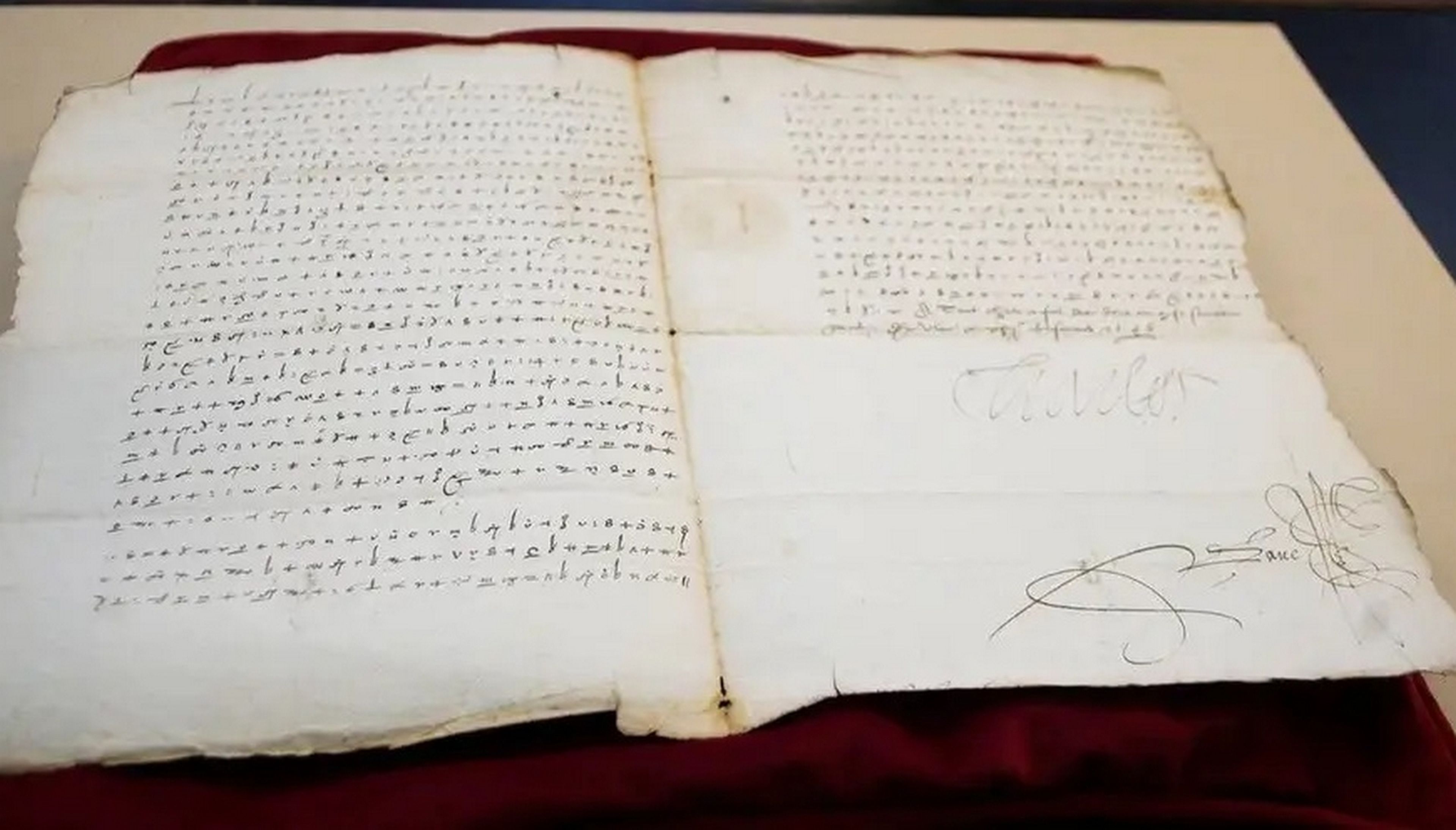Descrifrado una carta codificada de Carlos V, cuyo contenido ha sido un secreto durante 500 años
