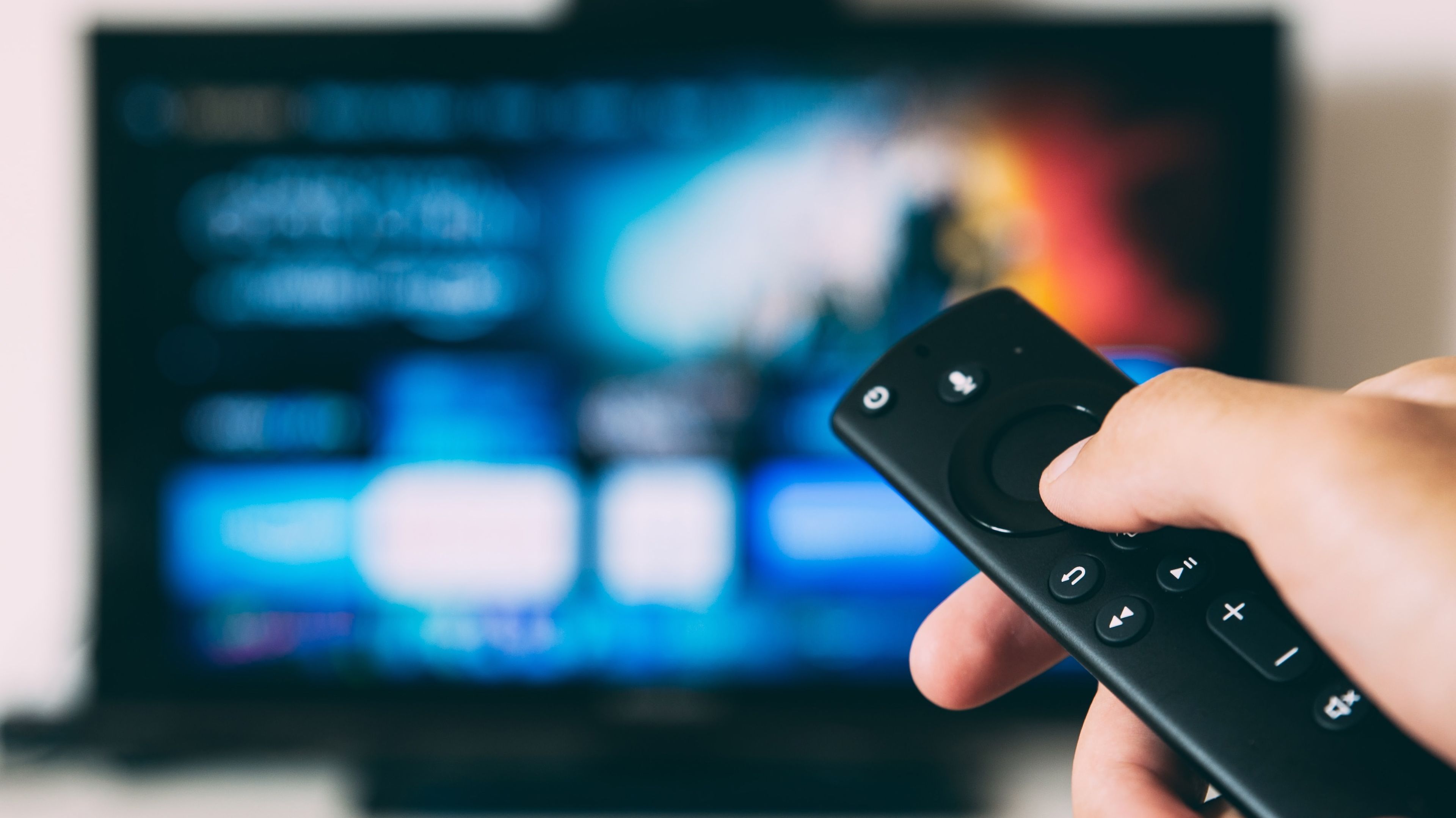 Tu tele con Android TV, Google TV o un Fire TV puede servir para navegar por