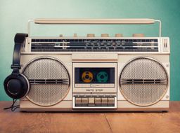¿Tienes un radiocasete viejo olvidado en el trastero? En Japón están pagando cinco veces más por ellos