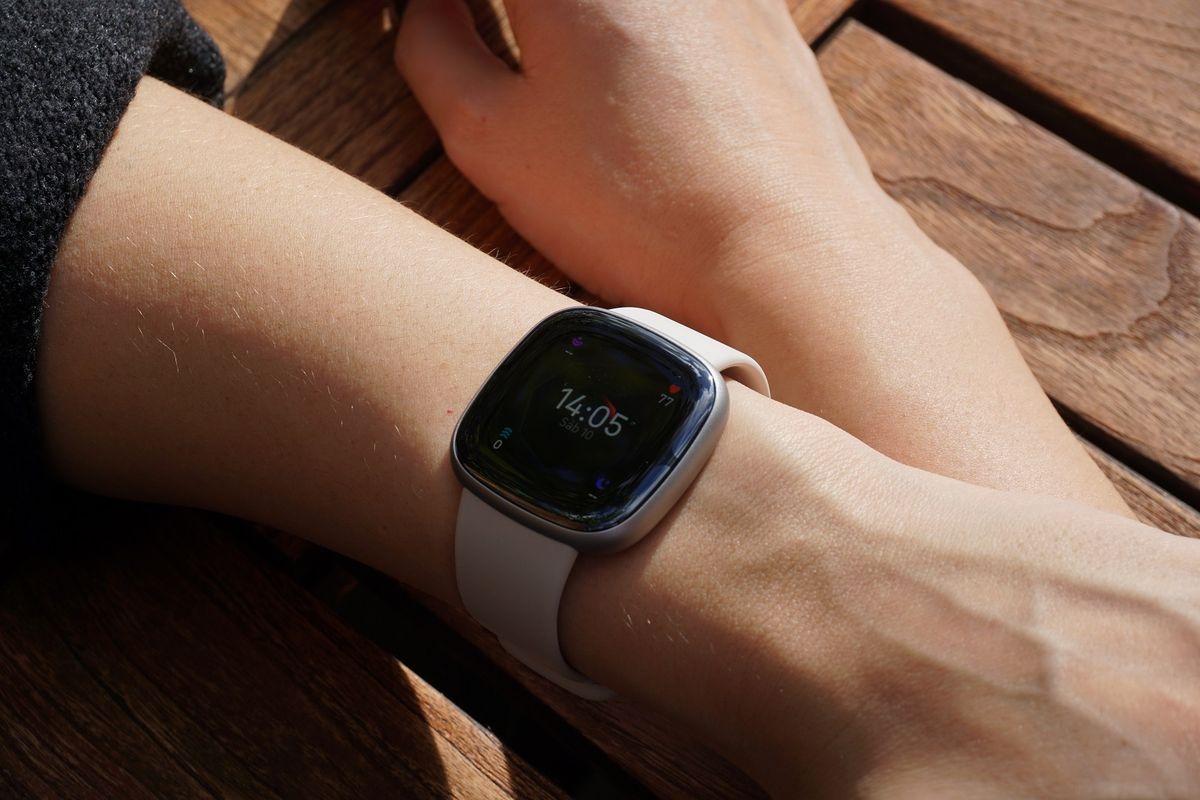 Best smartwatches for seniors you can buy Gearrice