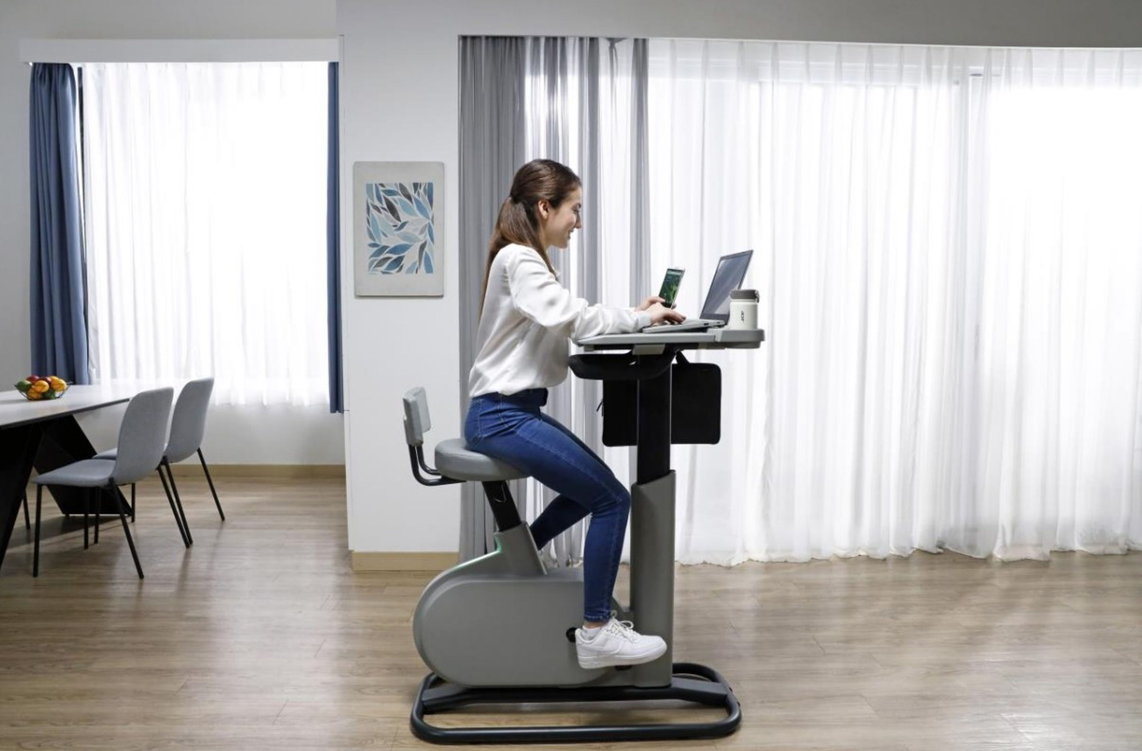 Acer presenta la solución para combinar el teletrabajo y ejercicio: Ekinekt Bike Desk 3