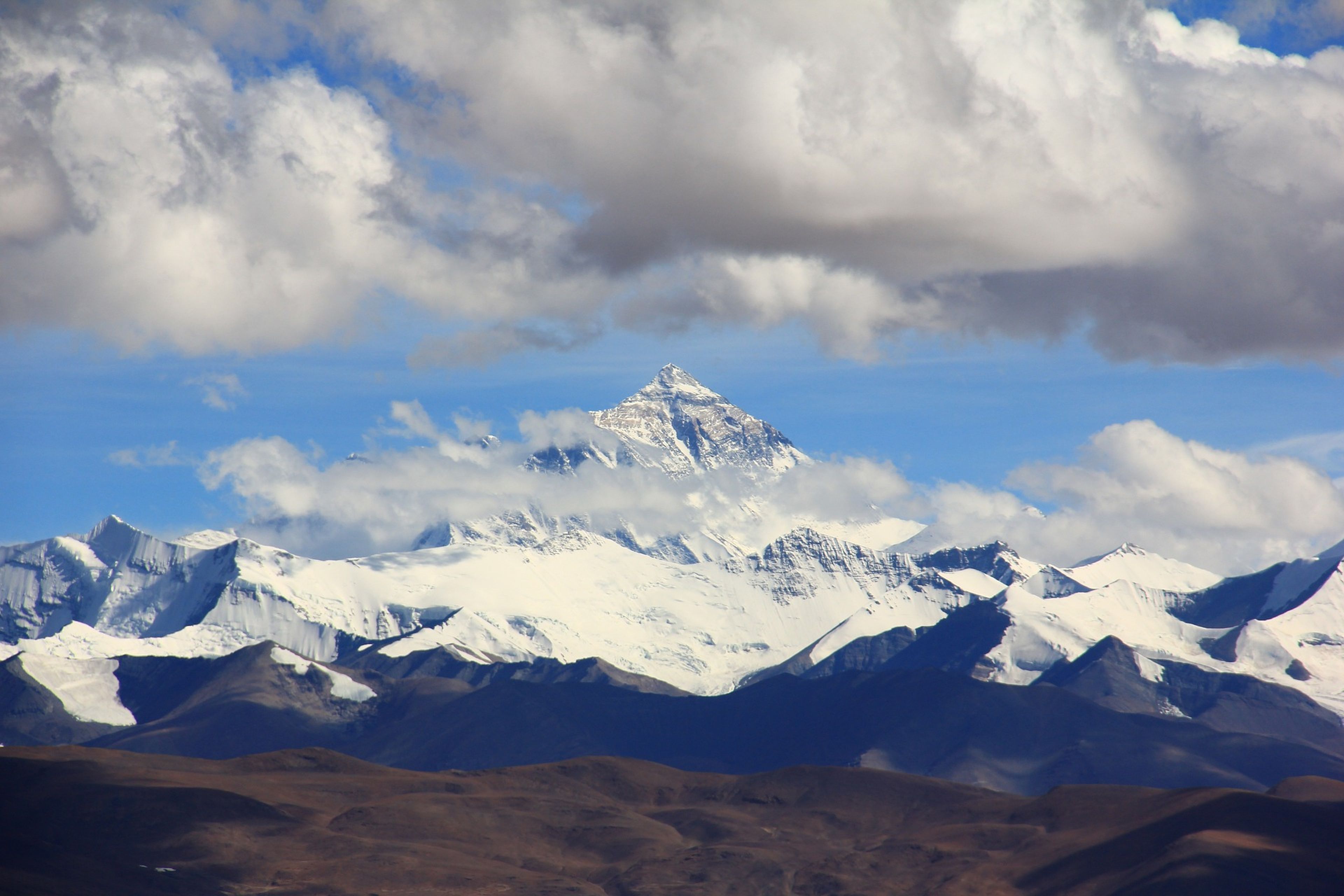 ¿Es realmente el Everest la montaña más alta de la Tierra? Muchos expertos creen que no