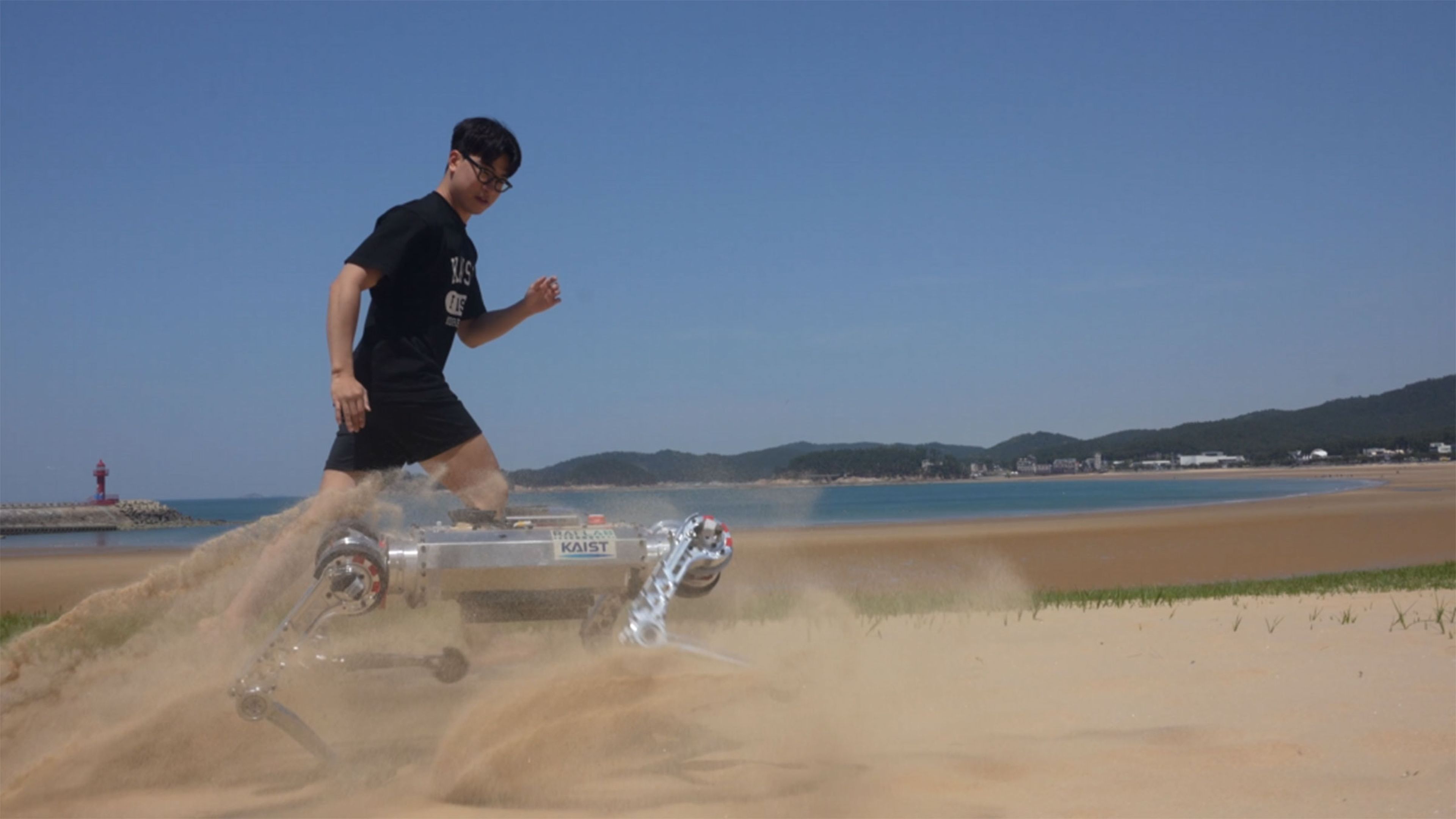 Ahora los robots son ya capaces de correr más rápido que tú por la arena de playa