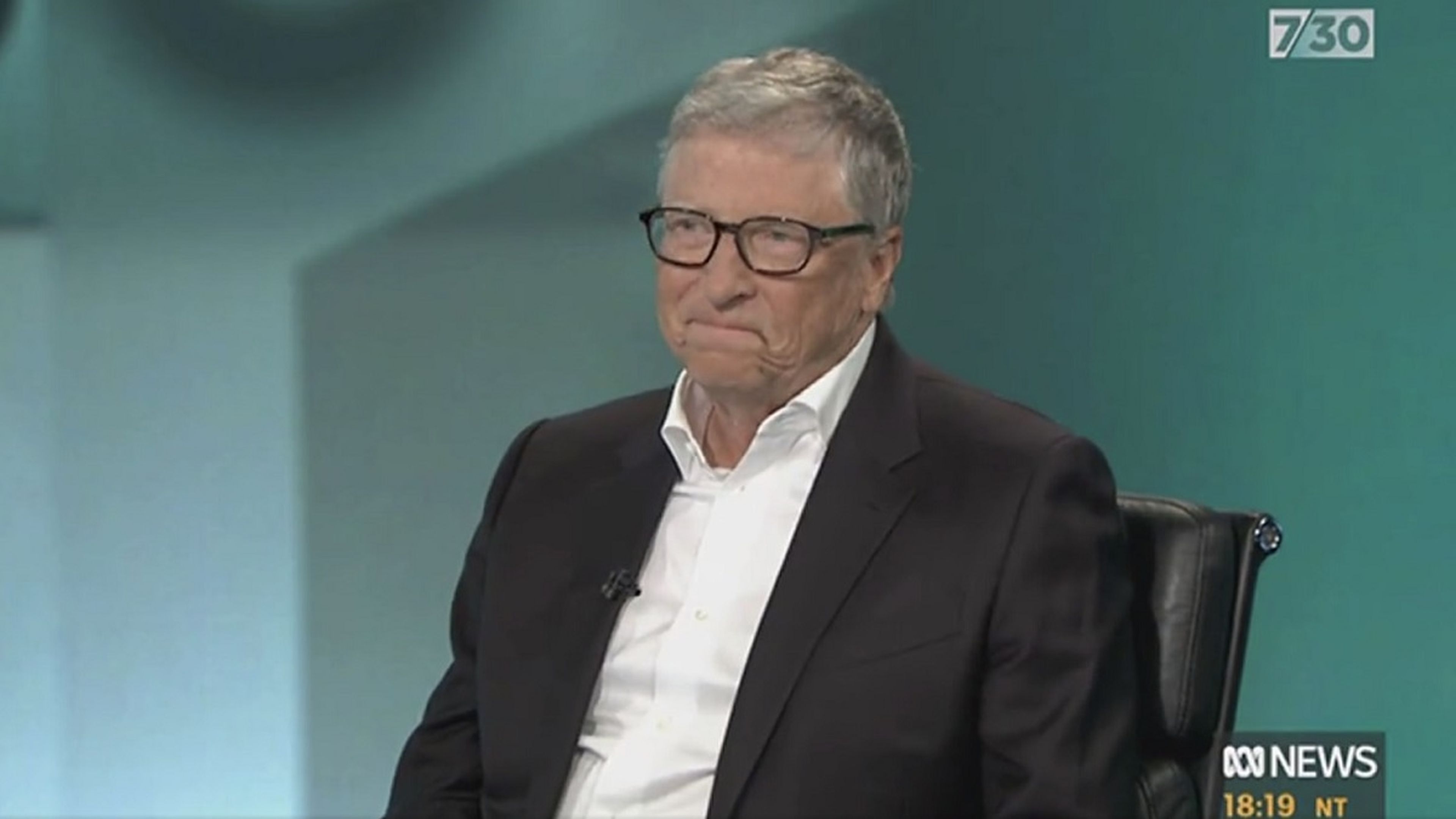 Bill Gates a punto de la pantalla azul en una de las entrevistas más incómodas de su vida
