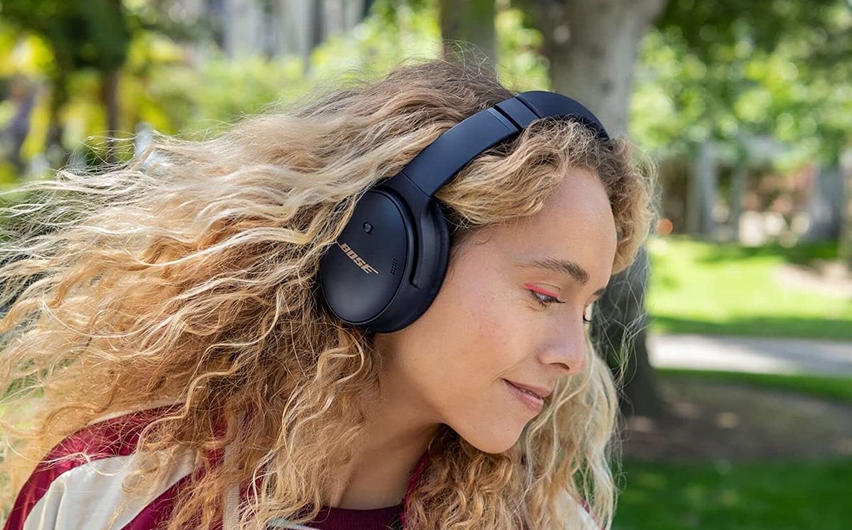 These Premium Bose Headphones, For Lovers Of The Classic, Have A 