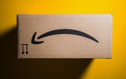 Logo de Amazon invertido