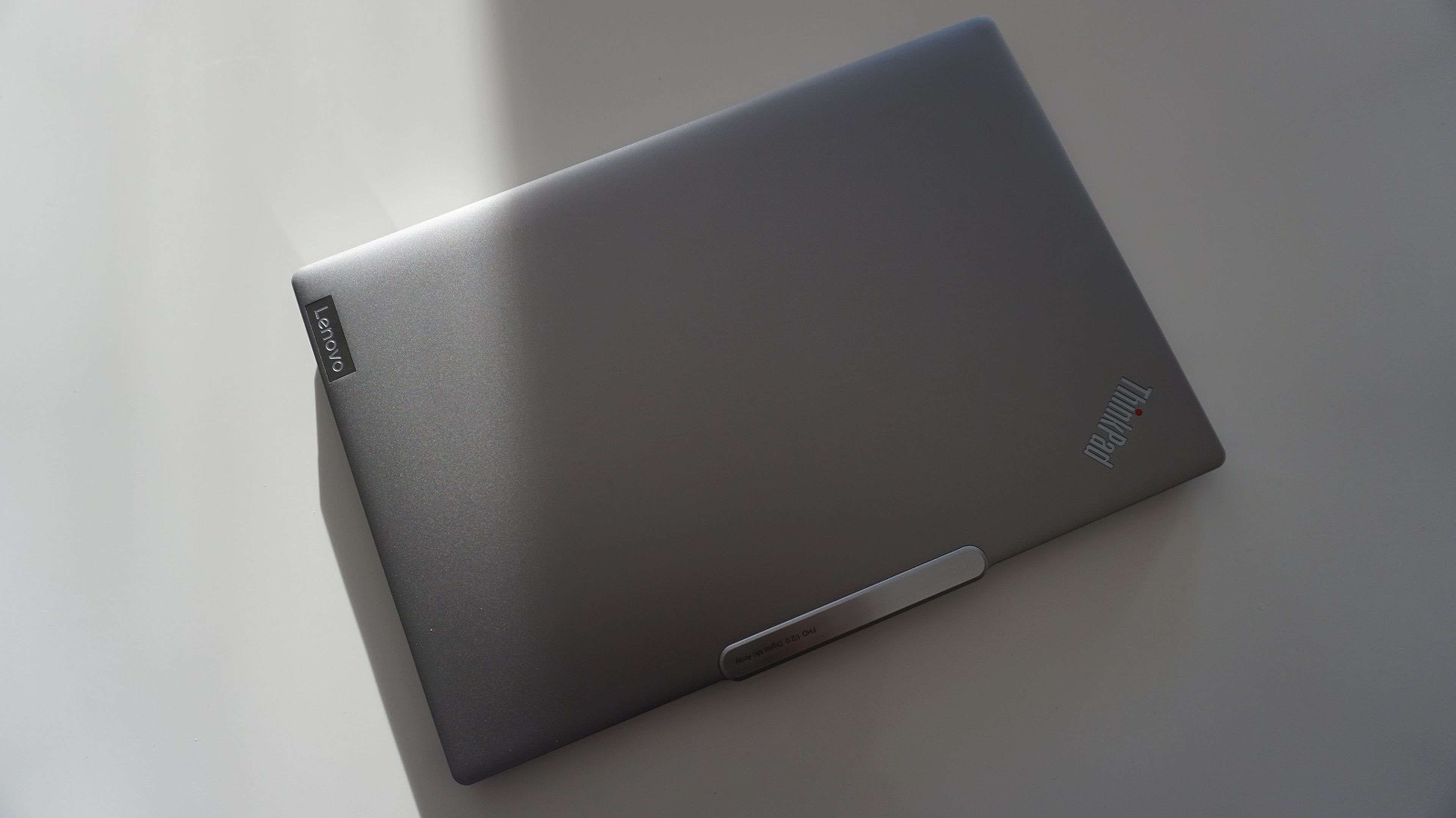 Portada del Lenovo ThinkPad Z13 Gen 1
