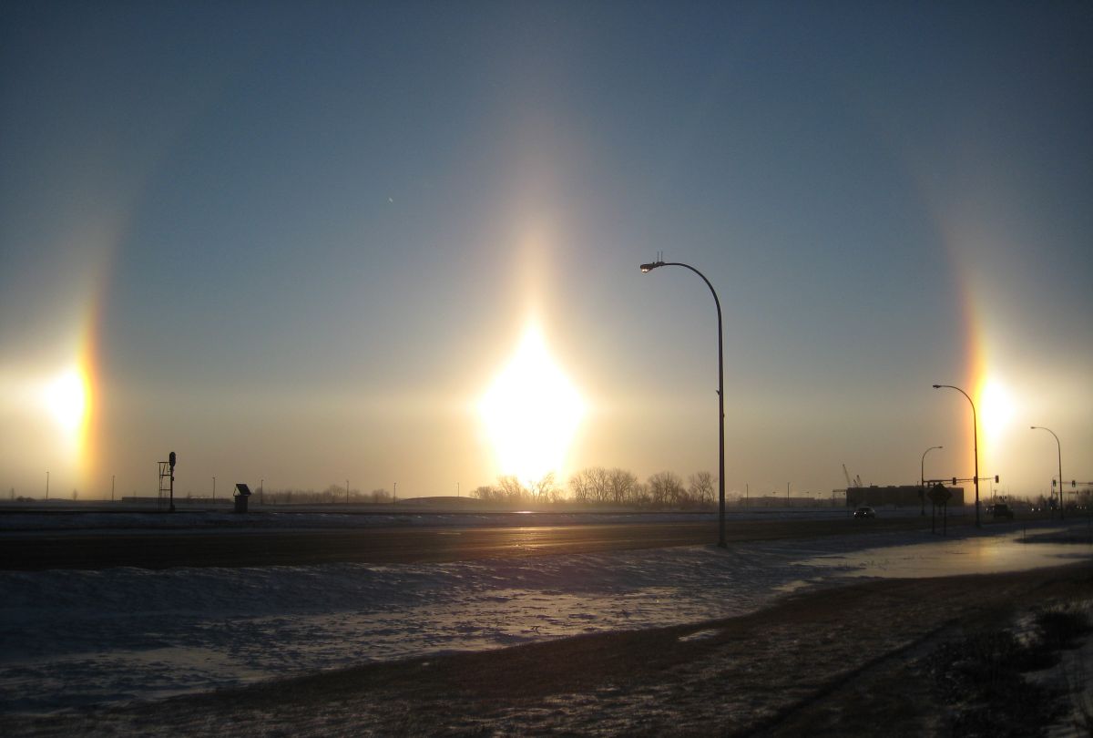 If one day you see three suns in the sky, you are not dreaming what is this phenomenon? Gearrice