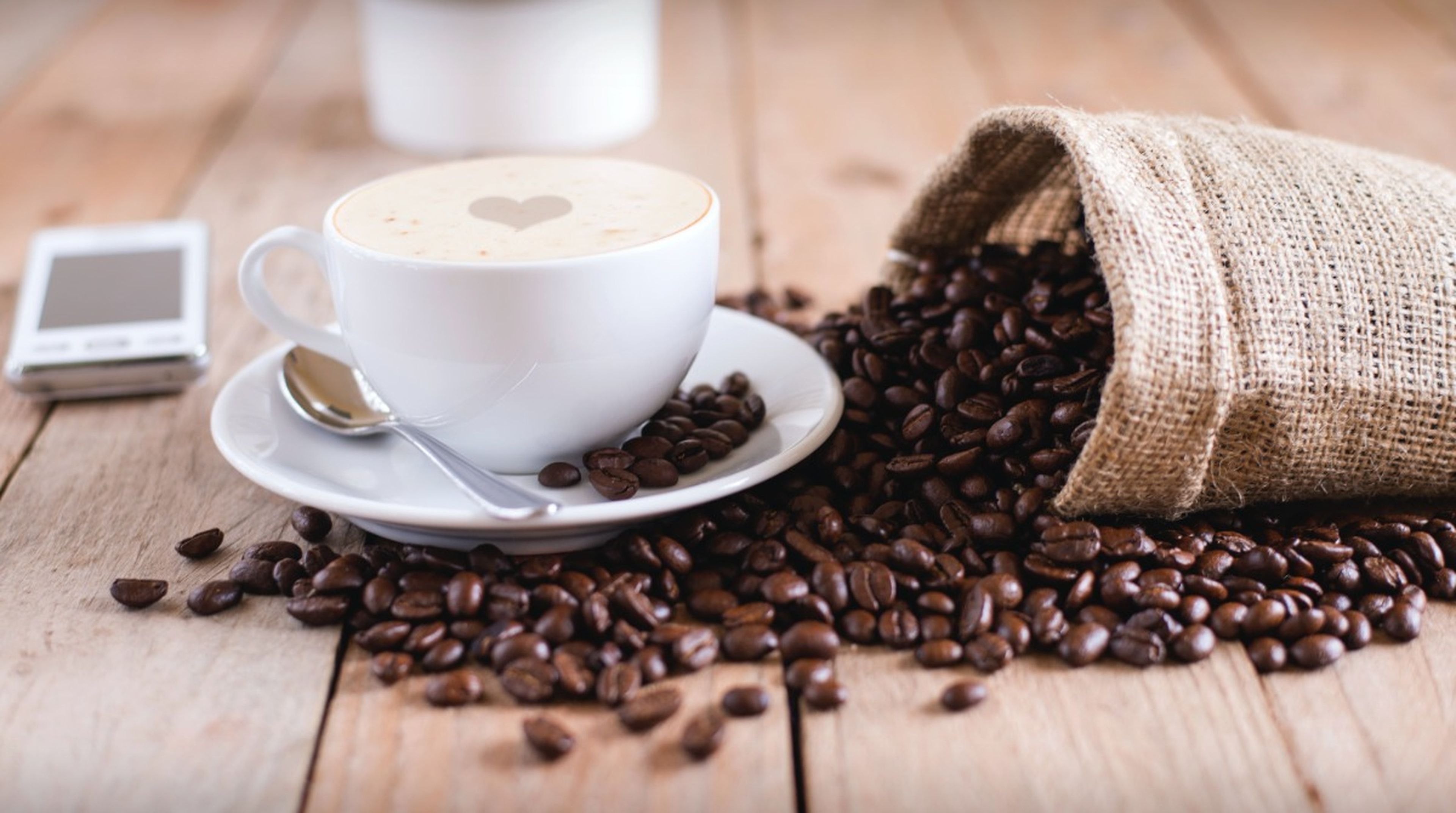 La OCU alerta sobre el excesivo contenido de cafeína en algunos cafés molidos de supermercado