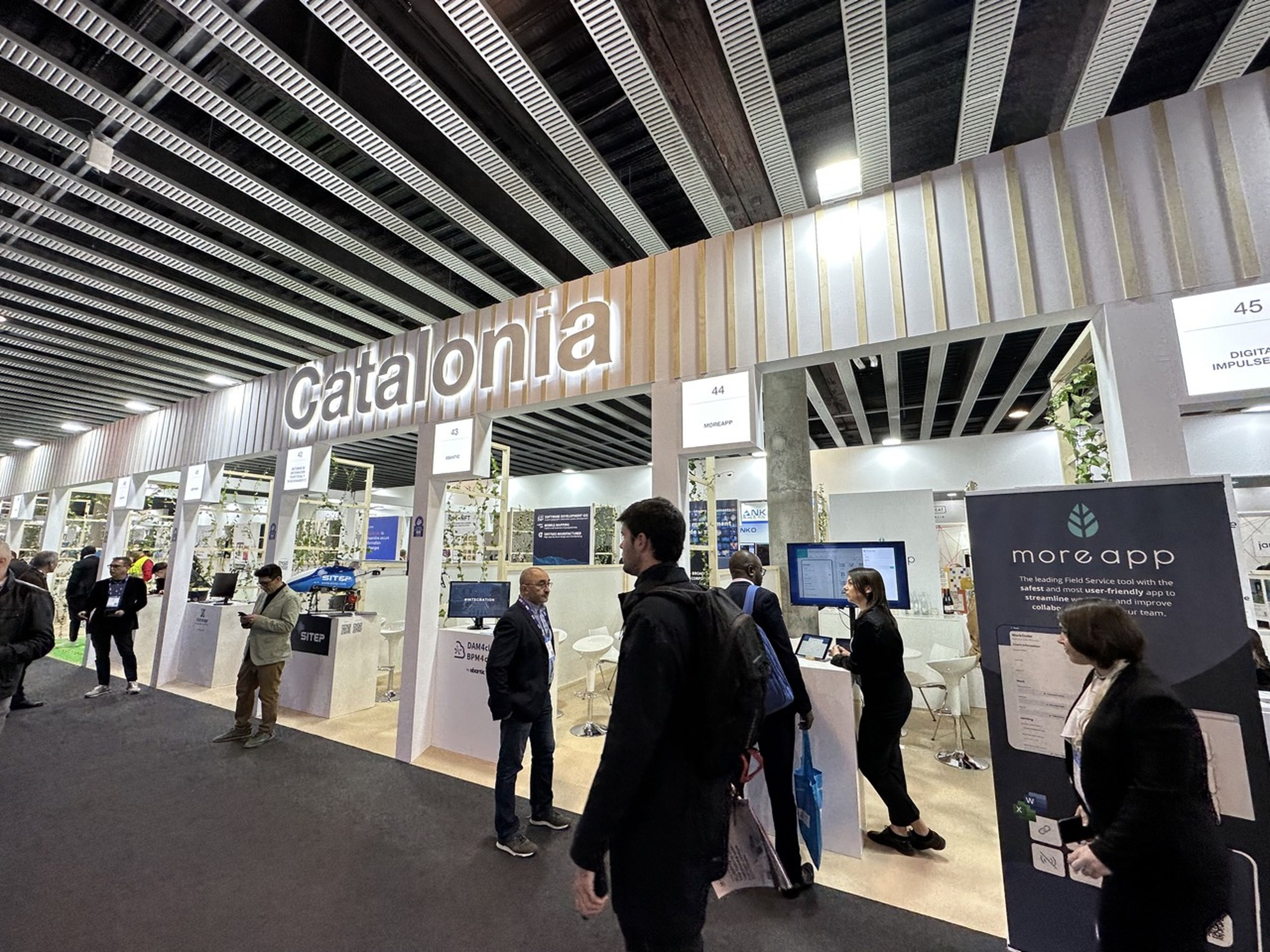 Pavilions of public entities at the MWC