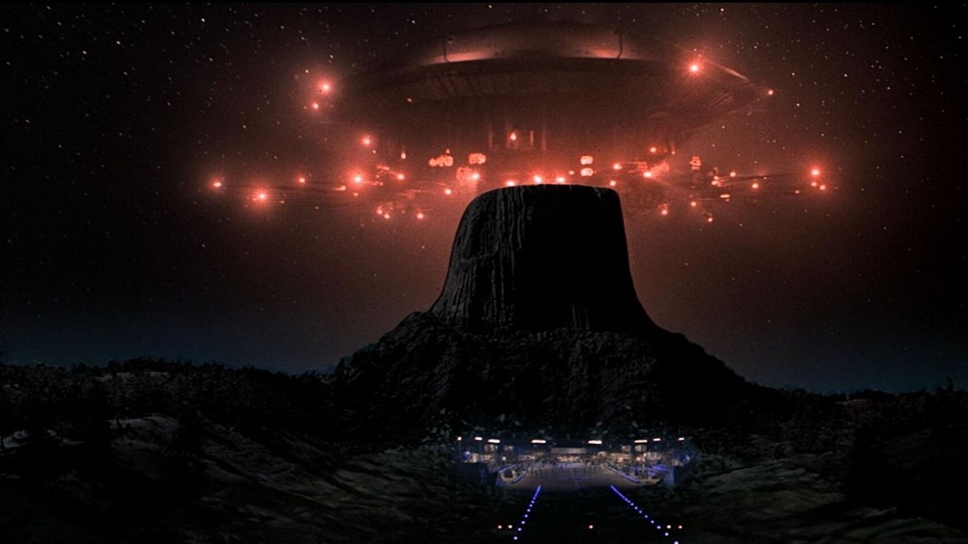 Steven Spielberg dice que "no estamos solos en el universo", y opina sobre los recientes avistamientos OVNI