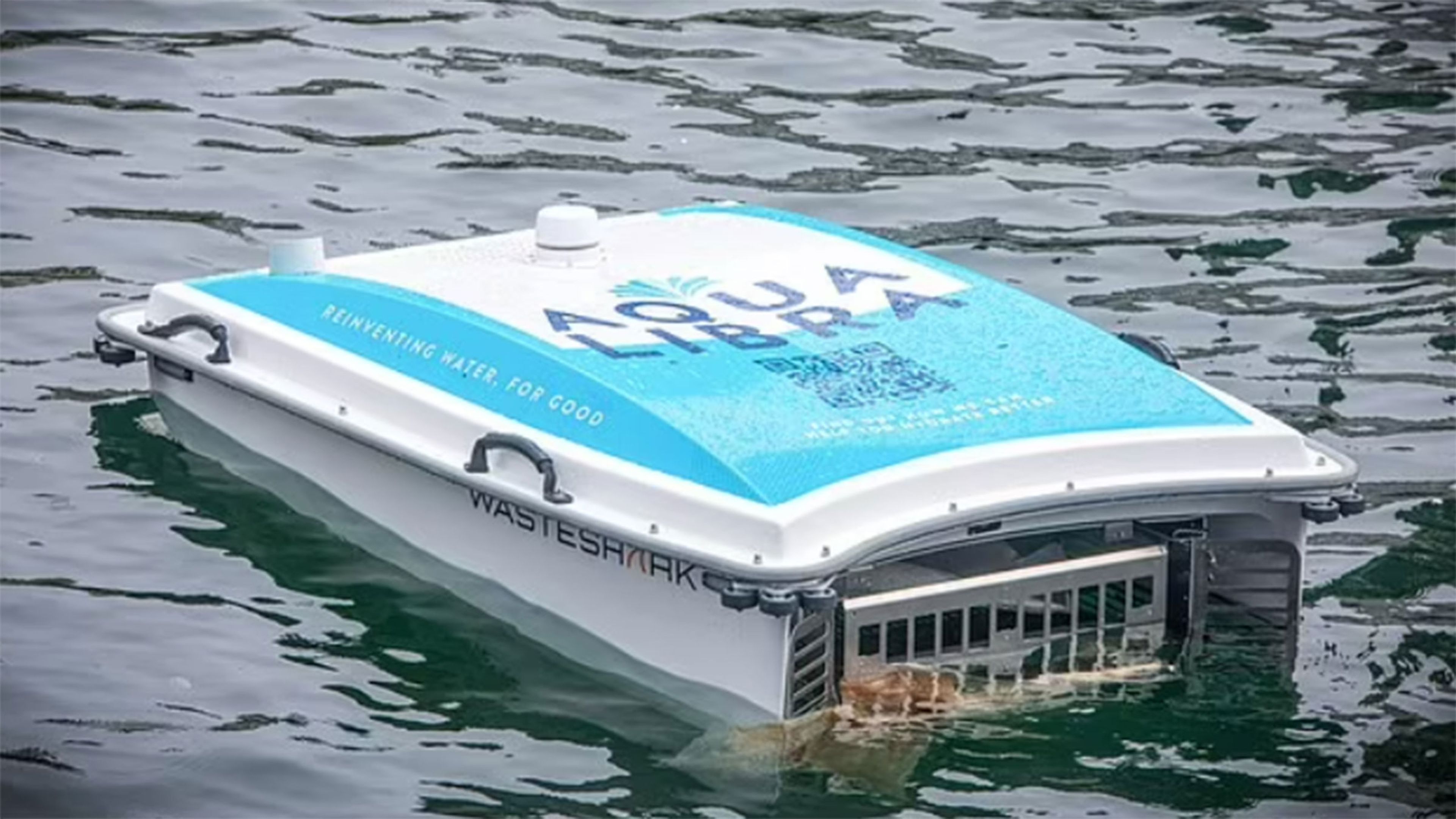 Un tiburón robot capaz de tragarse toda la basura plástica de un río