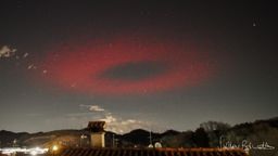What is the immense red halo of 360 kilometers that has appeared in the Italian skies
