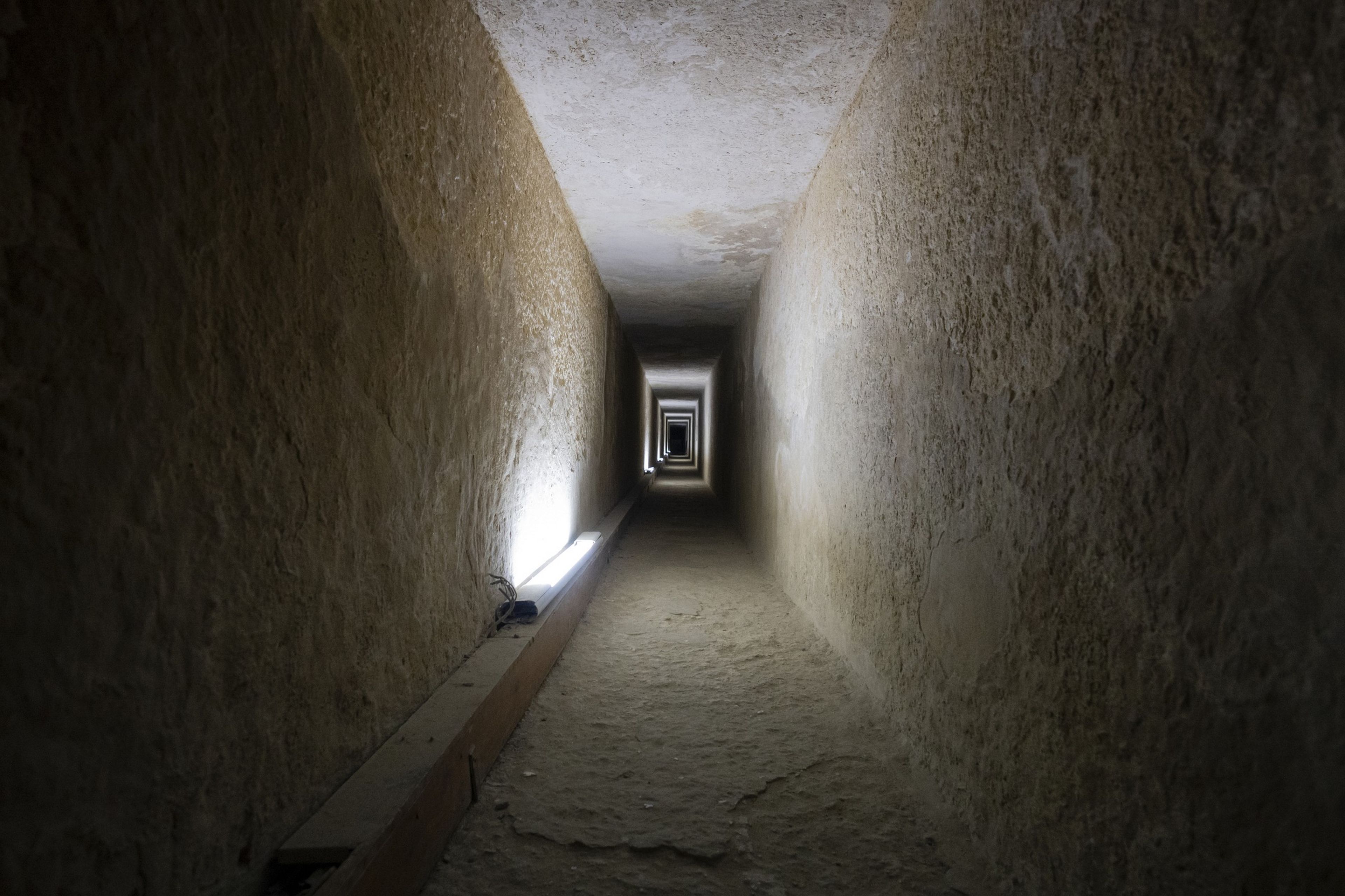 inside pyramid of giza