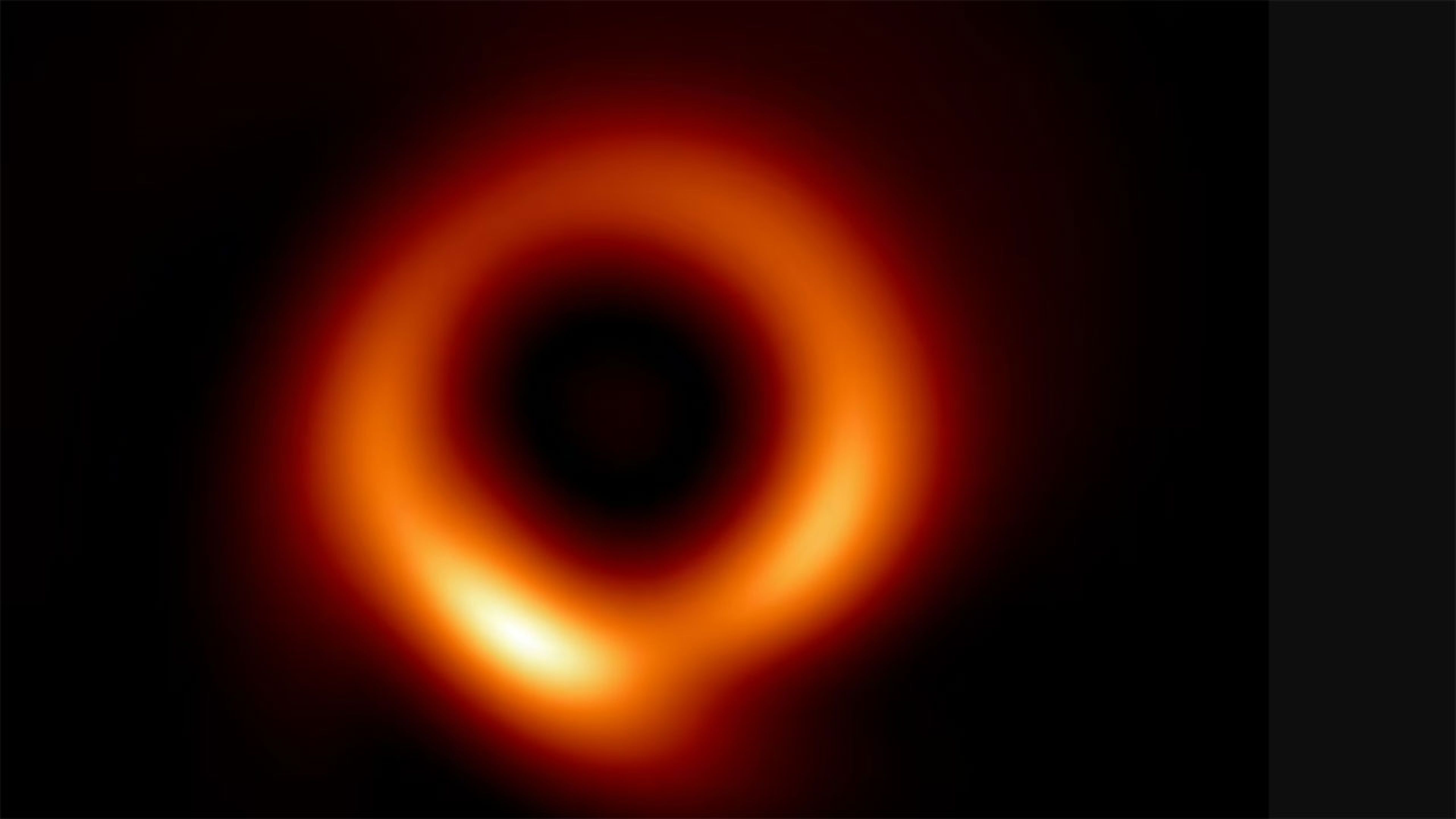 First full-resolution photograph of a supermassive black hole published