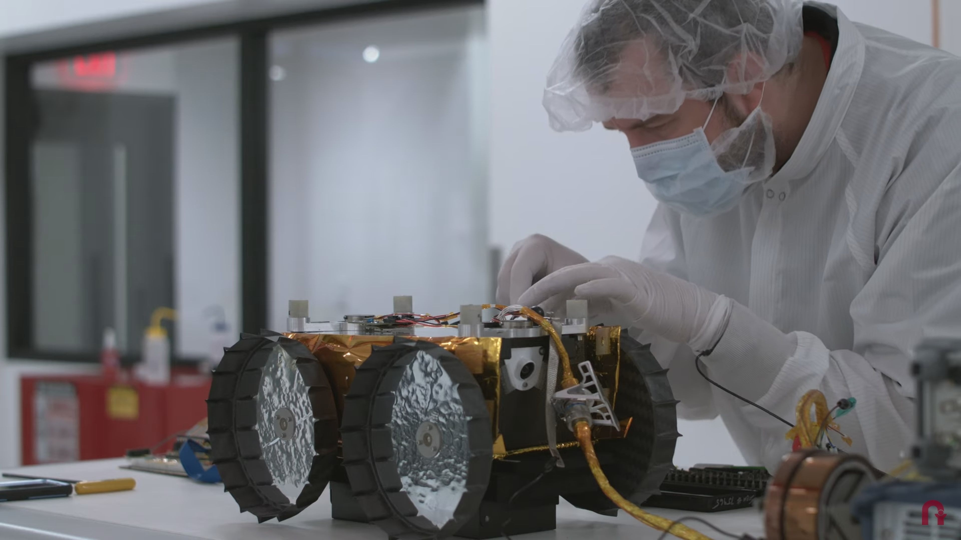 Un rover creado por universitarios se paseará por la Luna en mayo, adelantando a la NASA