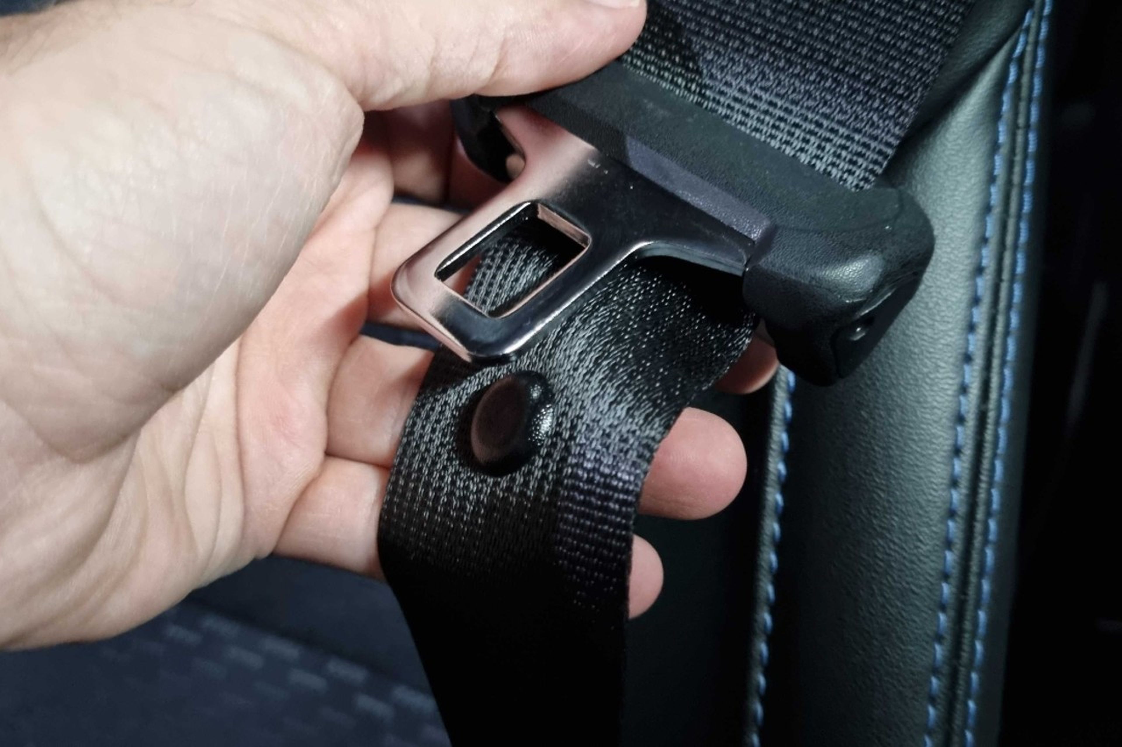 Botón secreto del cinturón de seguridad