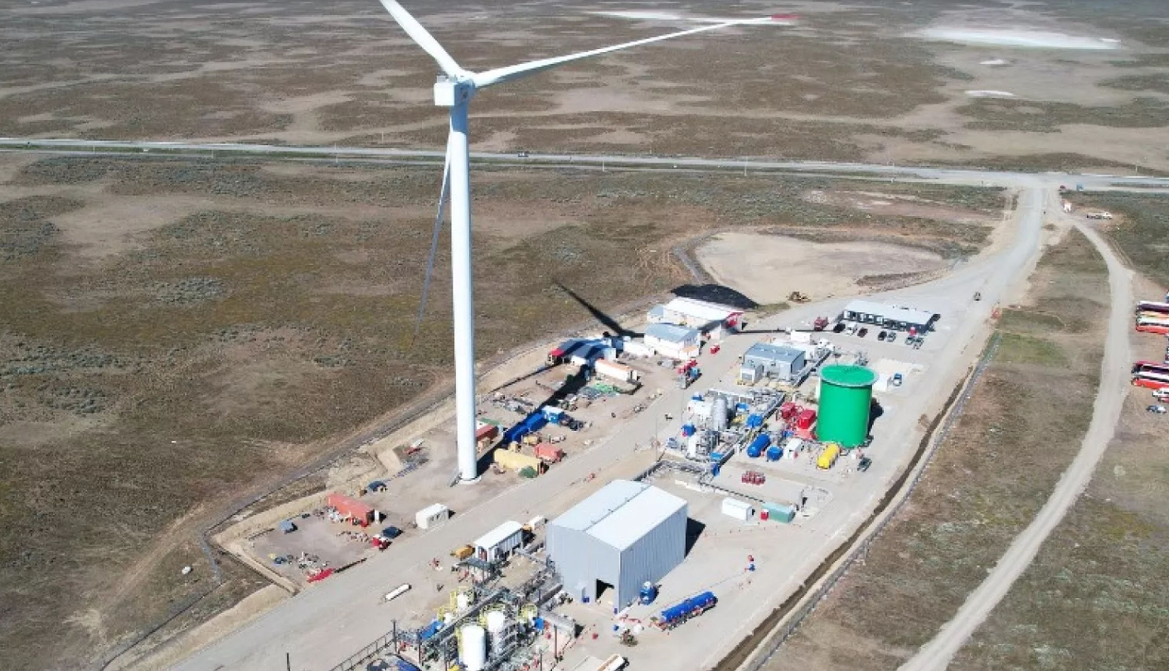 Planta de Demostración Haru Oni, una planta de combustible sintético que comenzó a operar en Punta Arenas, Chile. Fuente: HIF GLOBAL.