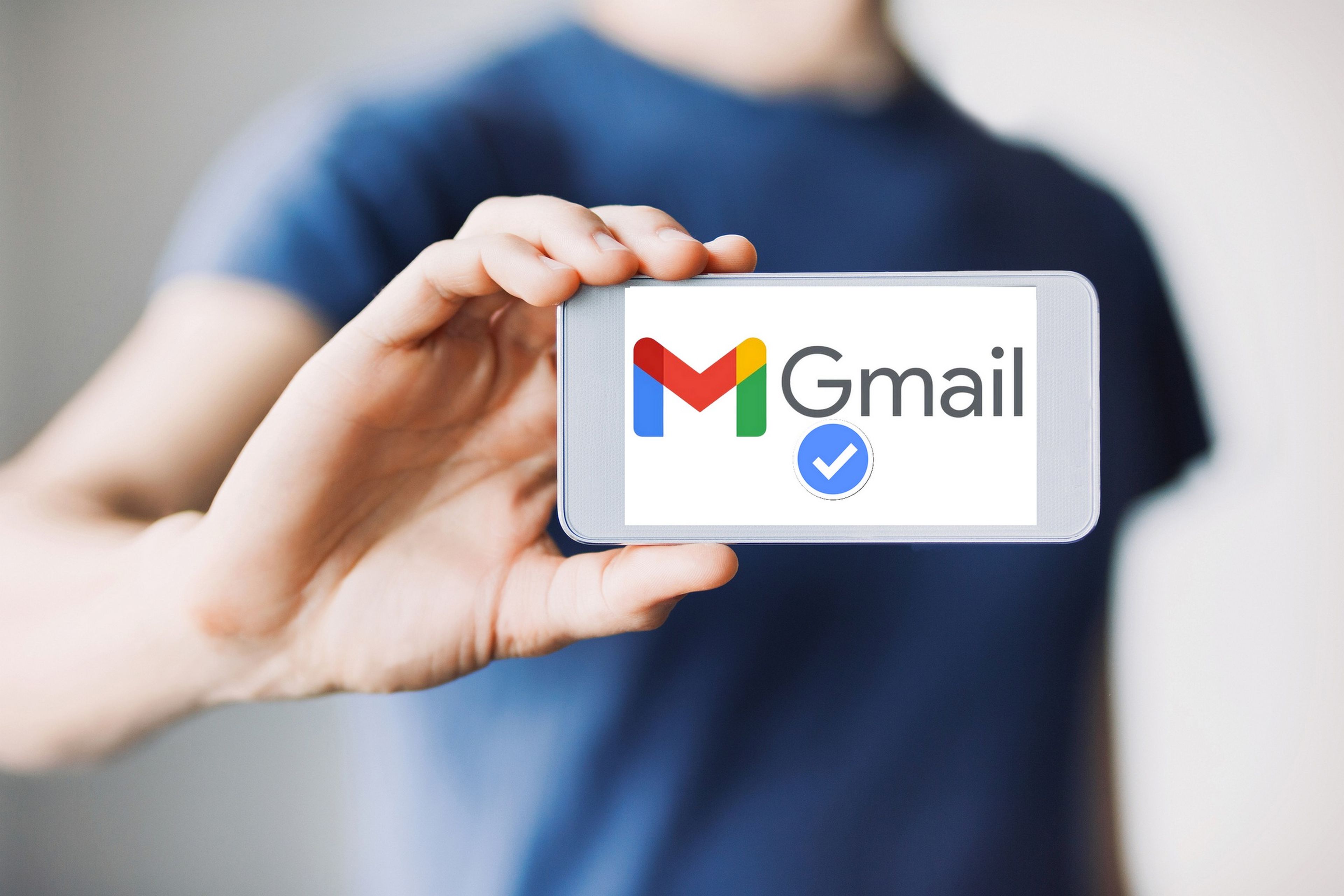 Google copia a Twitter y también añade la marca de verificación azul a Gmail