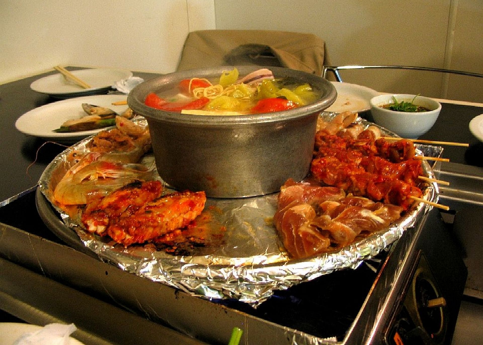 In the largest restaurant in the world, 5,800 people eat at the same time, and it occupies the