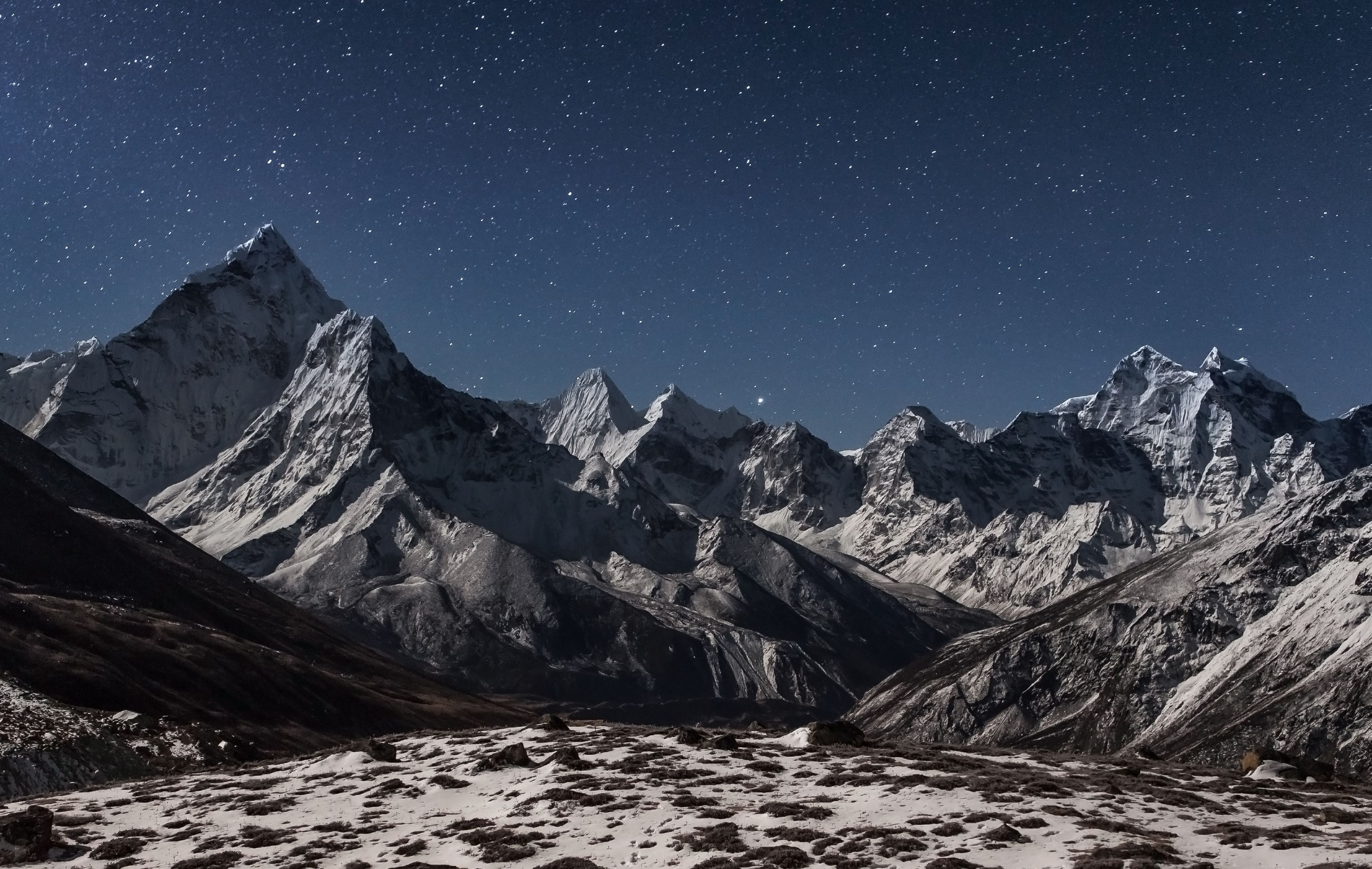Qué son los terroríficos sonidos nocturnos que se escuchan en el Everest