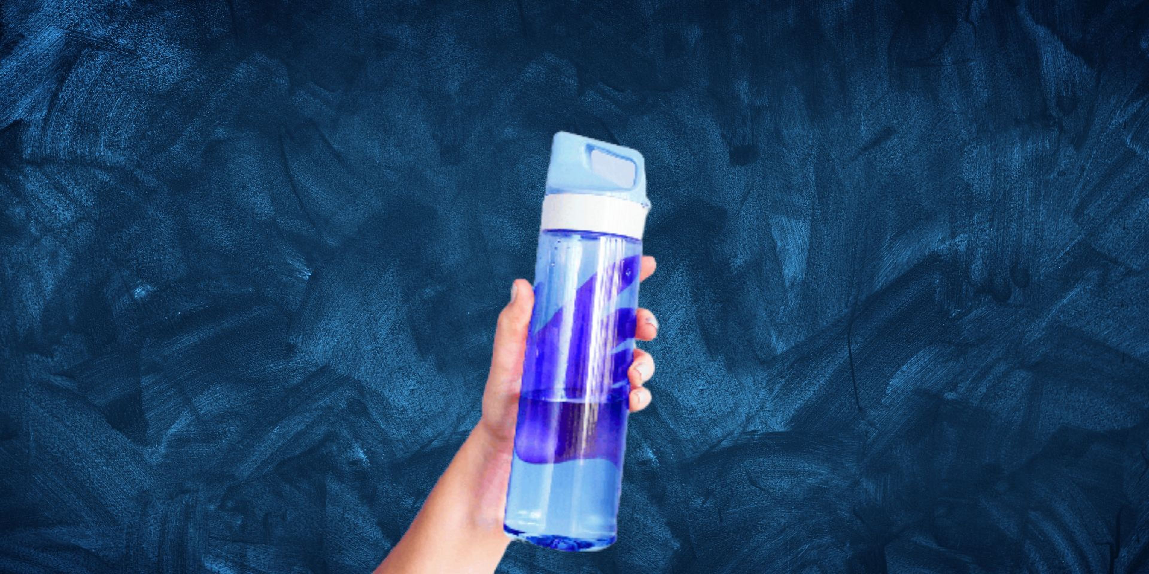 botella de agua reutilizable bacterias