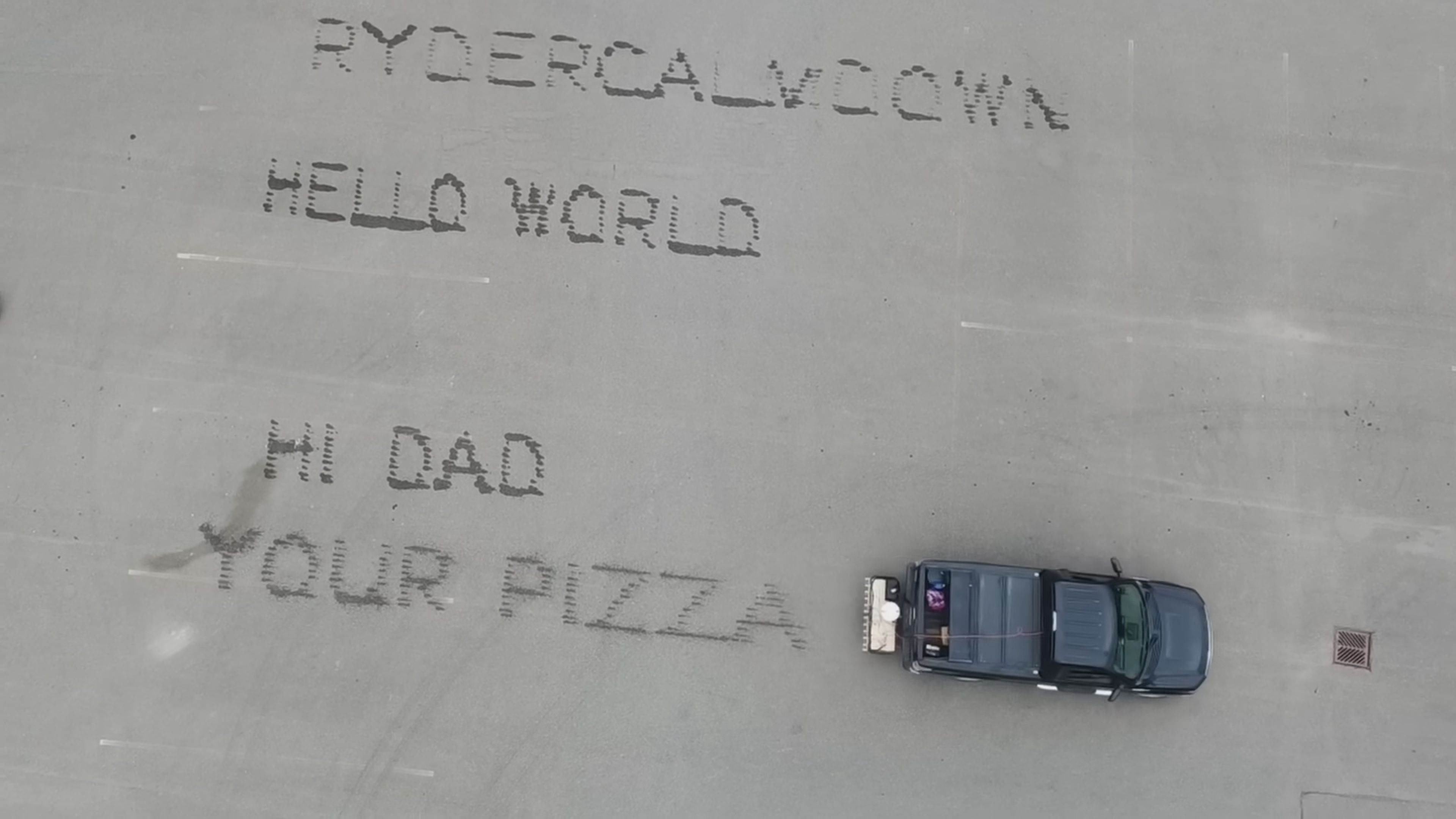 Un camión que imprime textos en la carretera, la última locura con Raspberry Pi