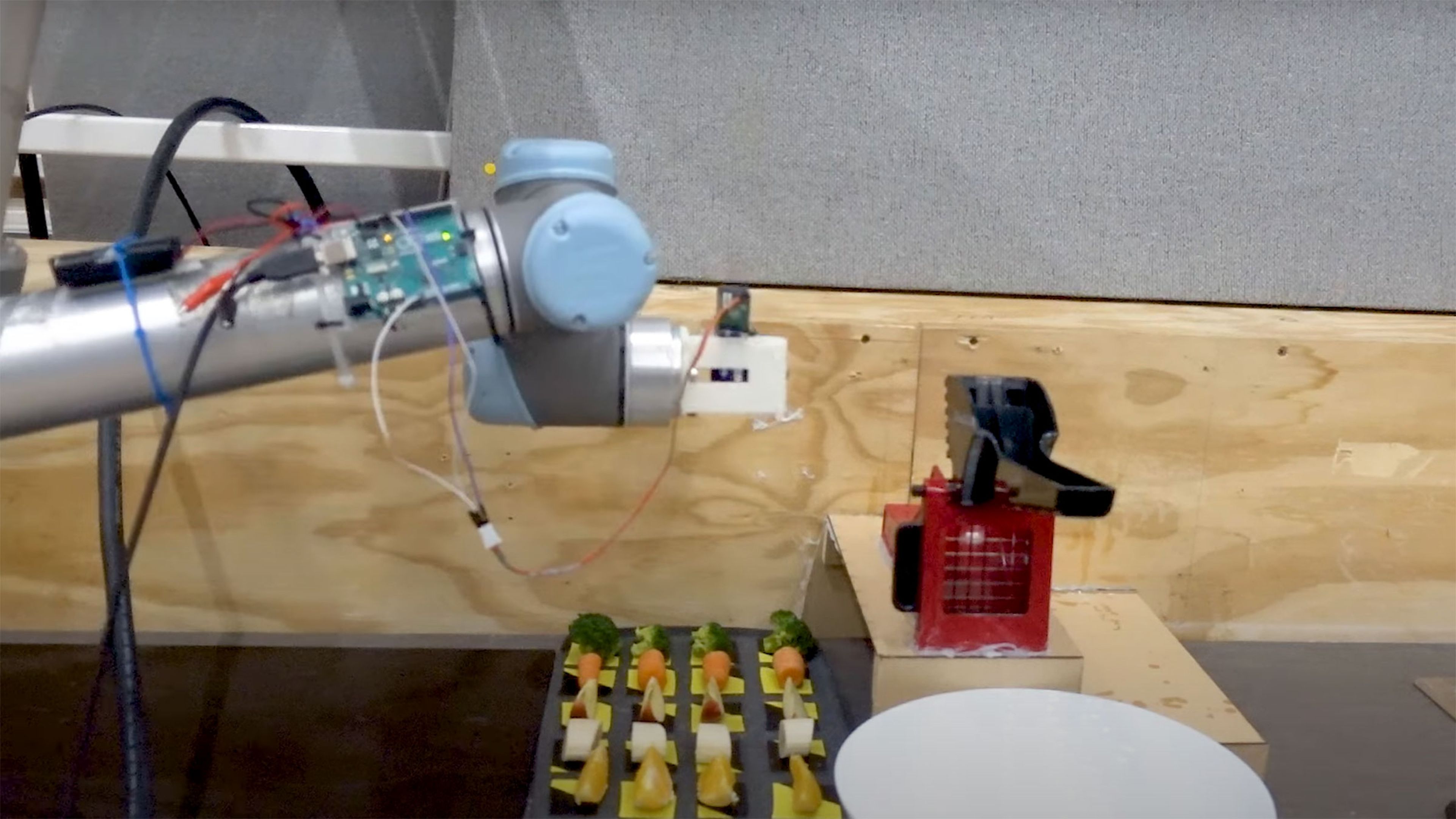 El chef robot capaz de aprender recetas viendo simplemente vídeos de comida