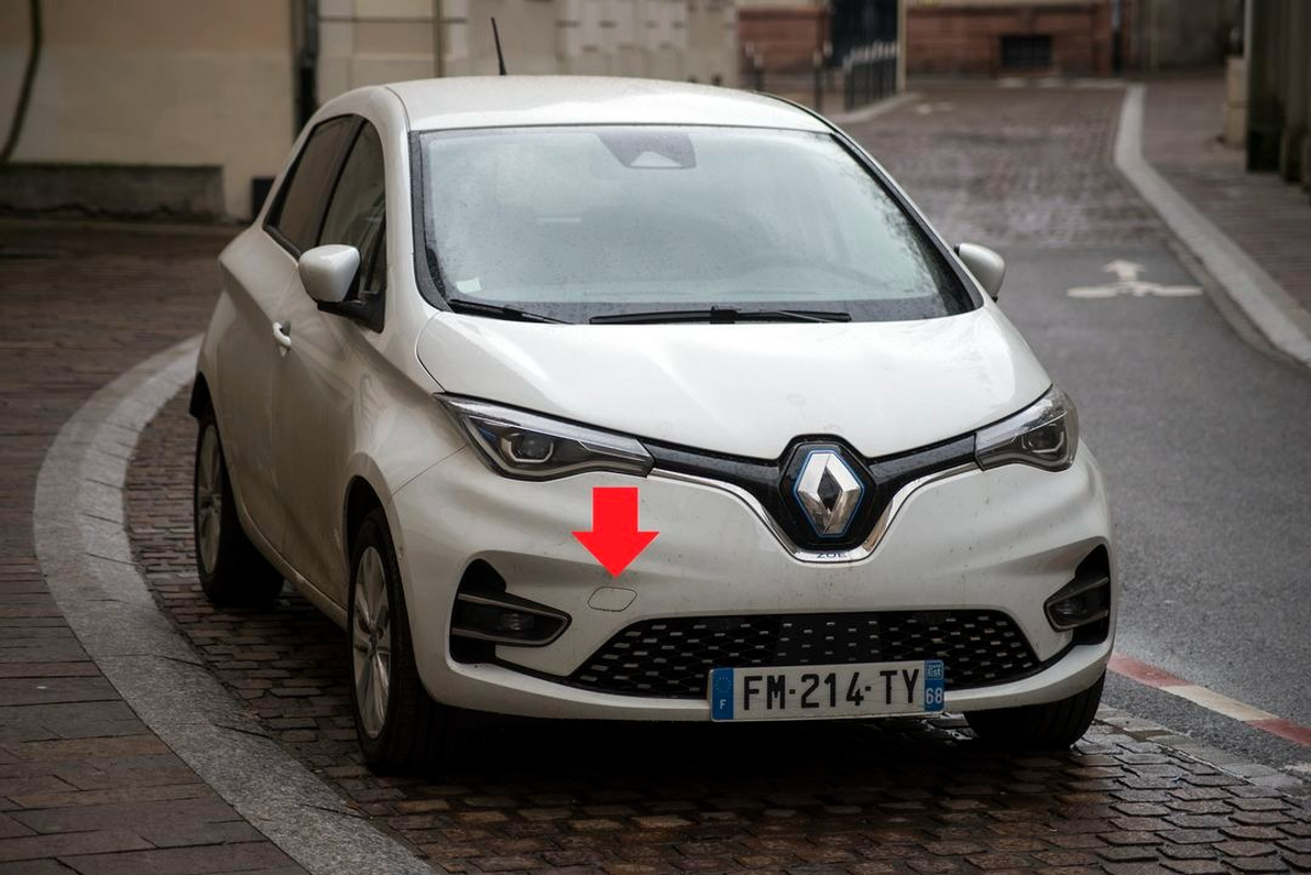 What are the small circles or squares on the bumper of cars for? Gearrice