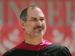 Steve Jobs en la graduación de la Universidad de Stanford