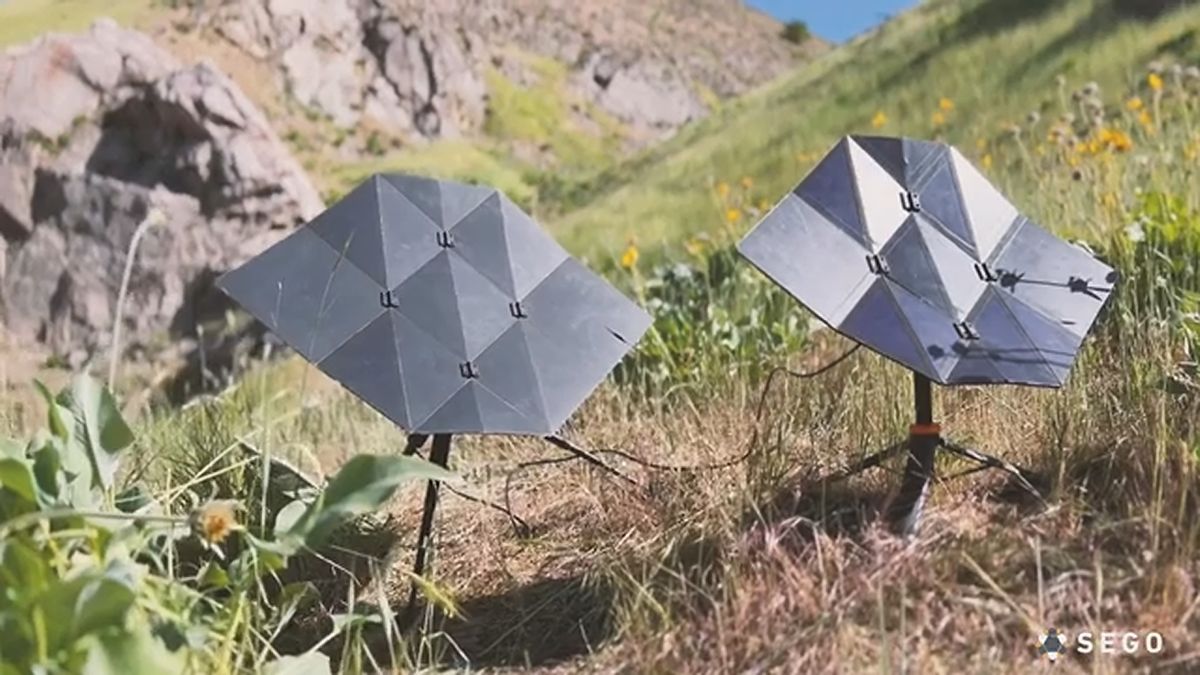 Dzięki origami ten przenośny panel słoneczny mieści się w kieszeni