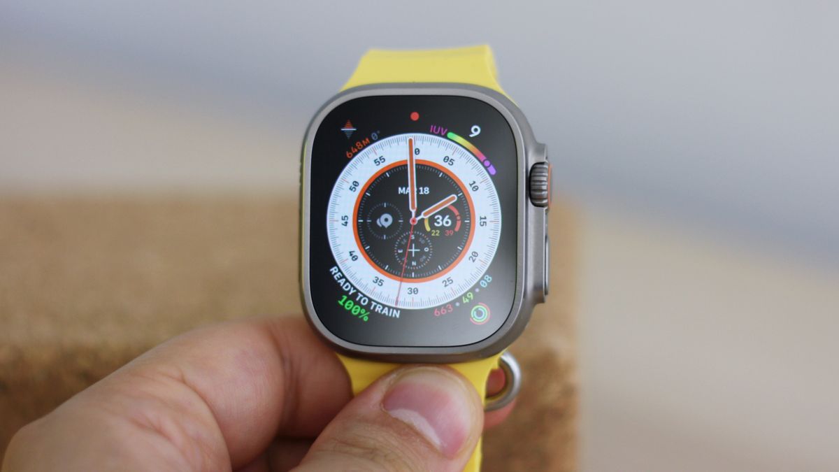 The first Apple Watch with a micro-LED screen arrives in 2025: these ...