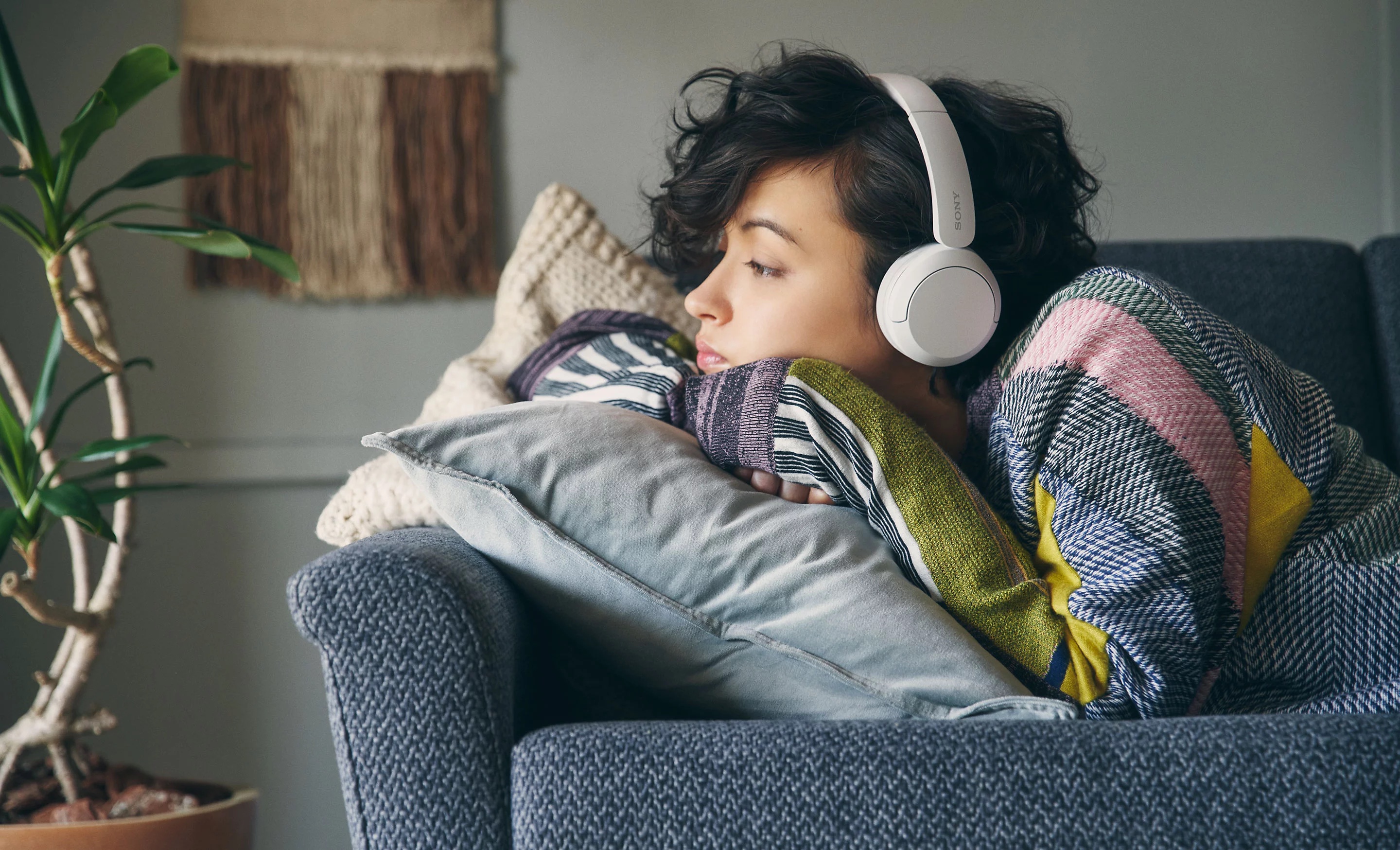 Auriculares Sony con gran sonido y 50 horas de autonom a por menos