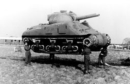 El Ejército Fantasma: miles de tanques, camiones y cañones de goma usados contra los nazis en la Segunda Guerra Mundial