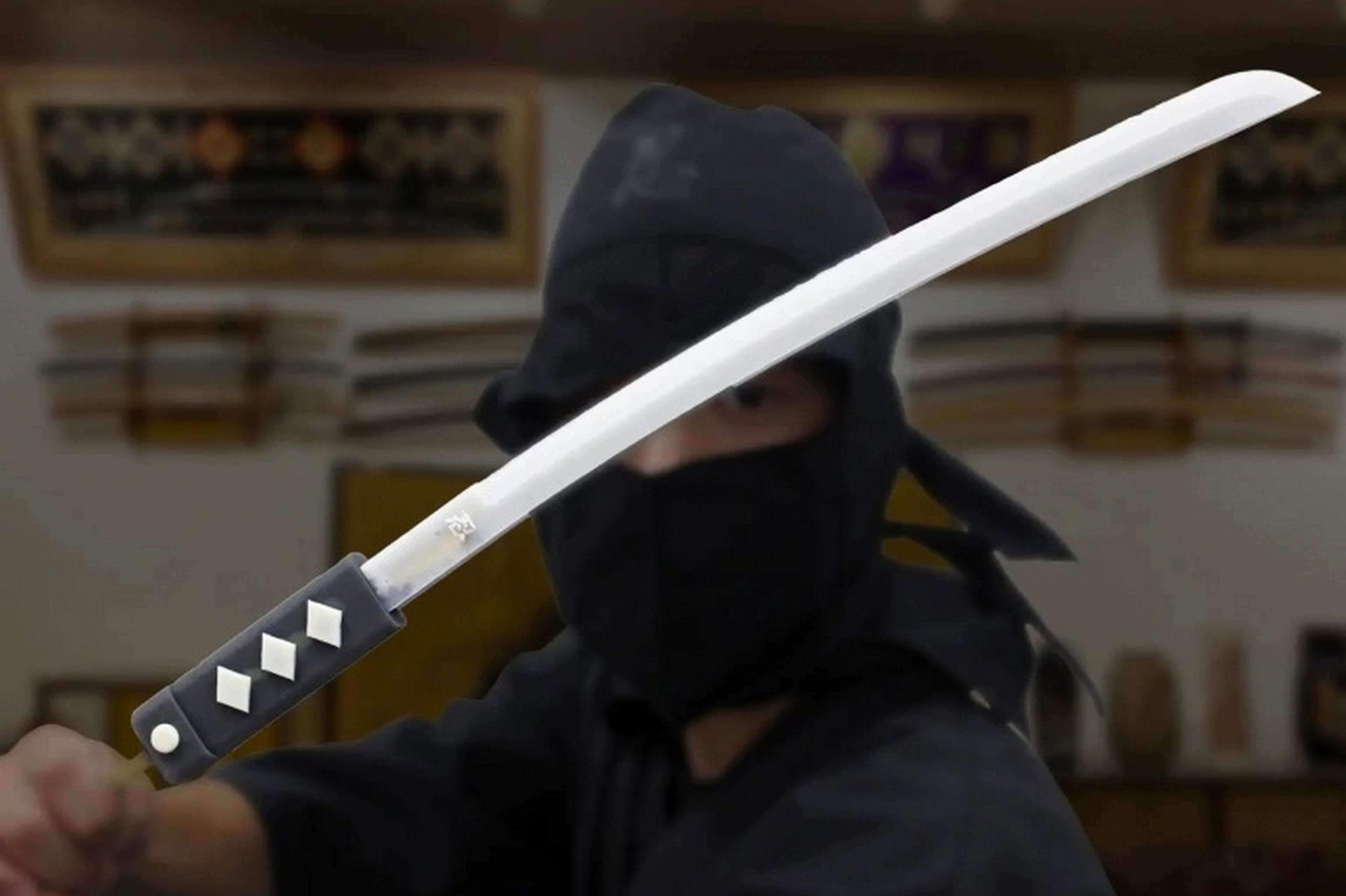 El helado más largo del mundo mide 45 centímetros y es... una espada ninja