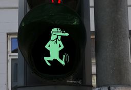 Barcelona instalará un semáforo que homenaje a Mortadelo y Filemón
