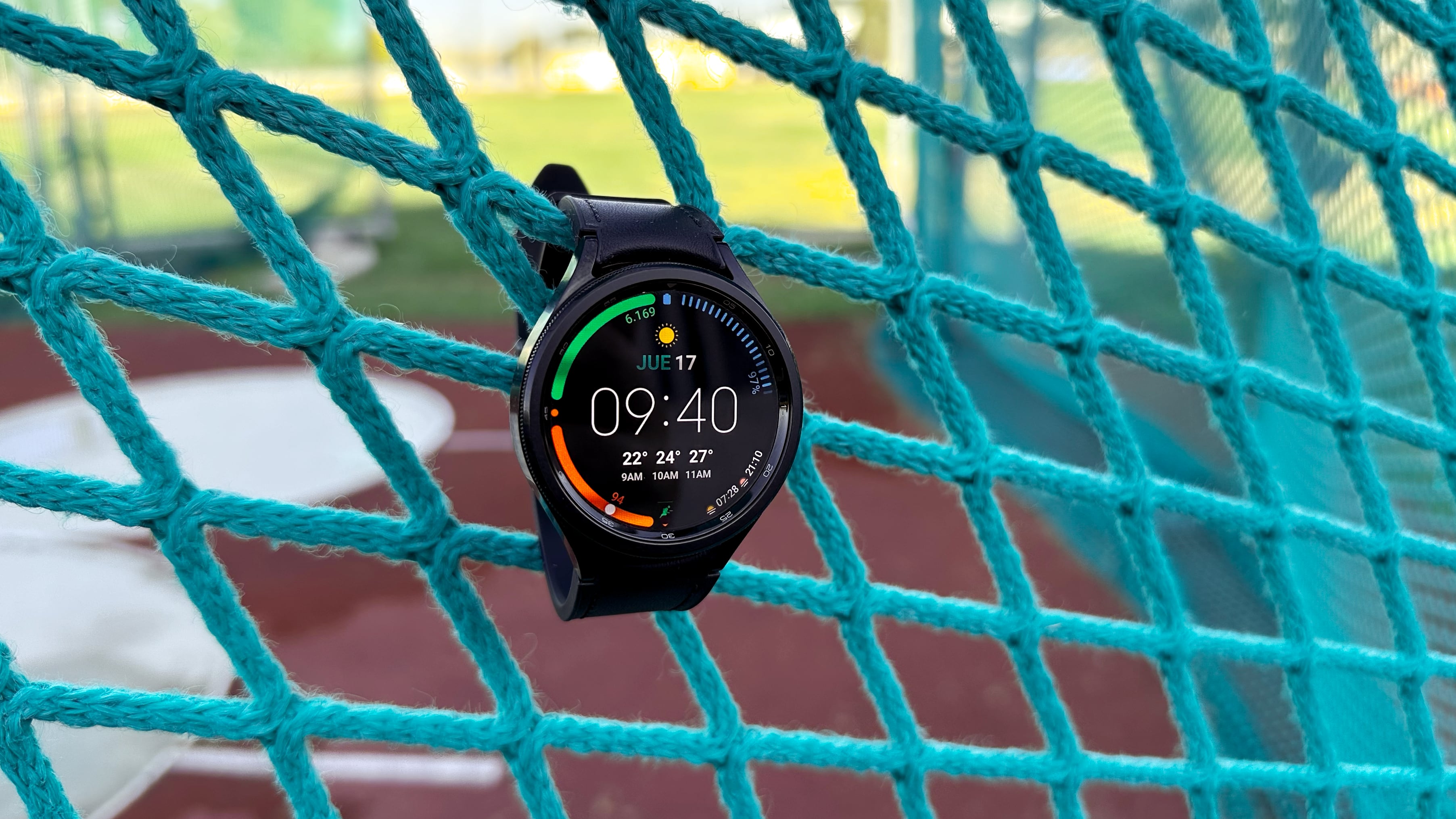 samsung-massively-reduces-its-galaxy-watch-6-with-lte-it-costs-half