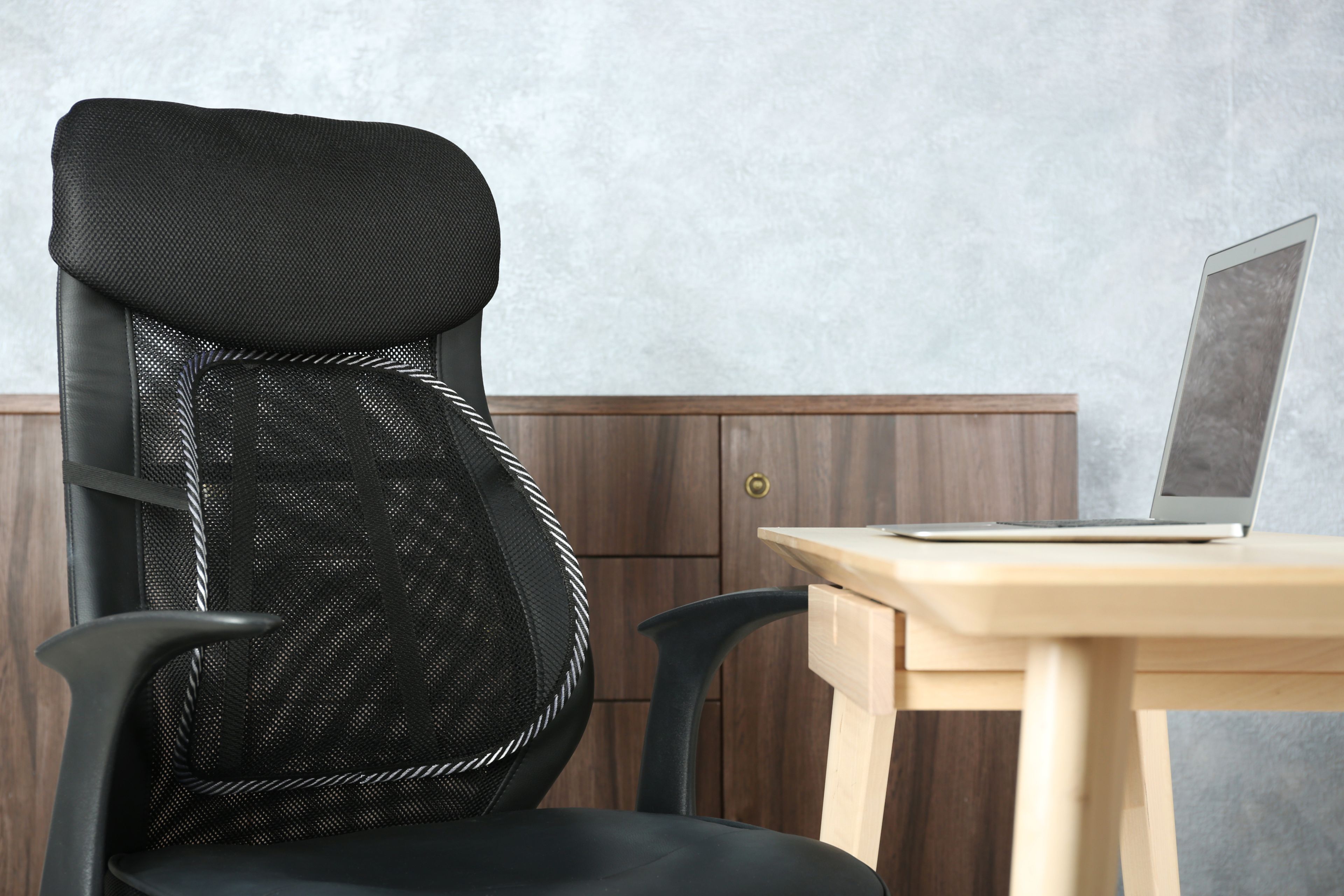 Estas son las mejores sillas de oficina con malla para trabajar desde casa