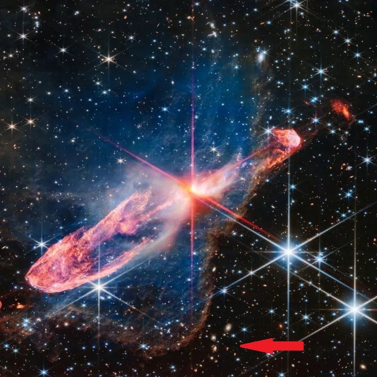 El telescopio James Webb encuentra una galaxia con forma de interrogación